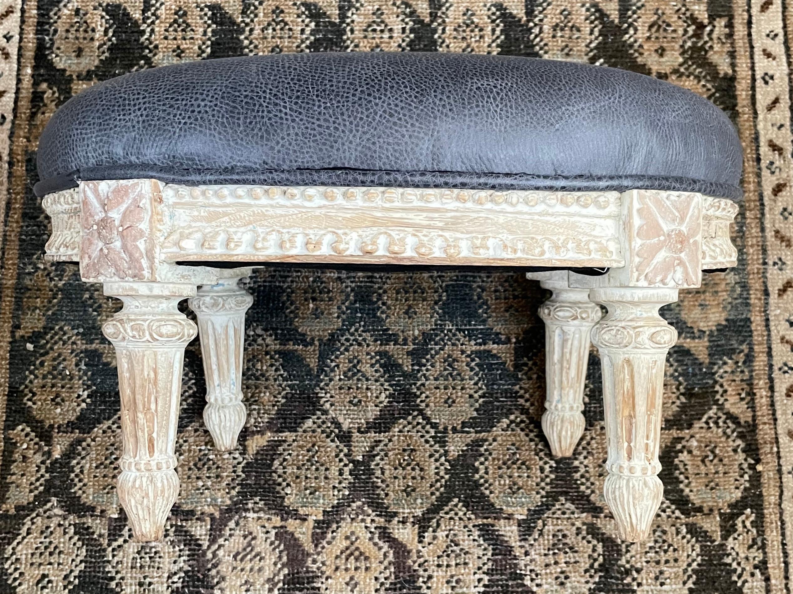 French Louis XVI Carved Stool For Sale