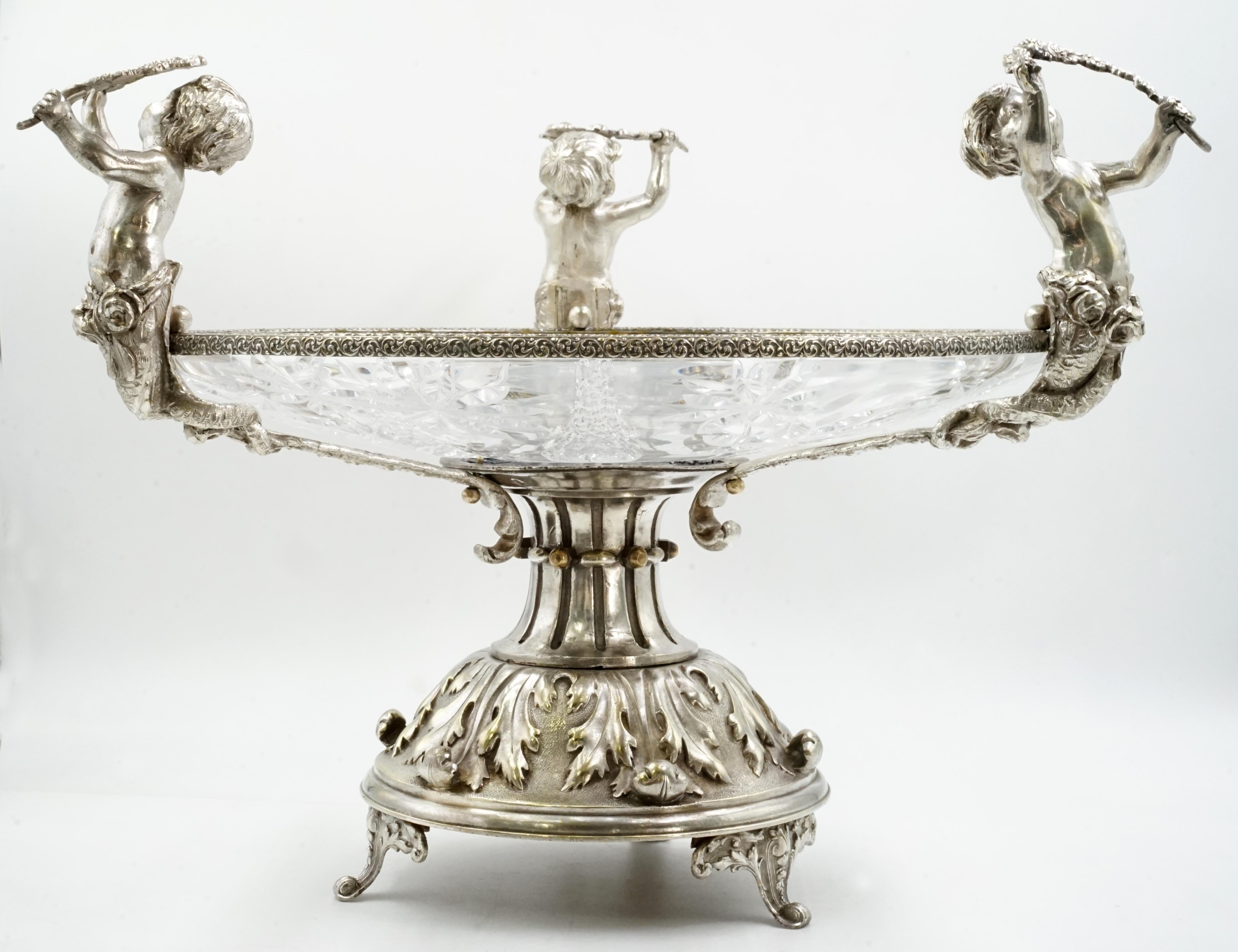 Louis XVI centerpiece
bronze centerpiece
Origin France Circa 1930
Materials Bronze and glass
excellent overall condition
Original silver patina with some natural wear due to its age.
Cut glass
The Louis XVI style (in French: style Louis XVI), known