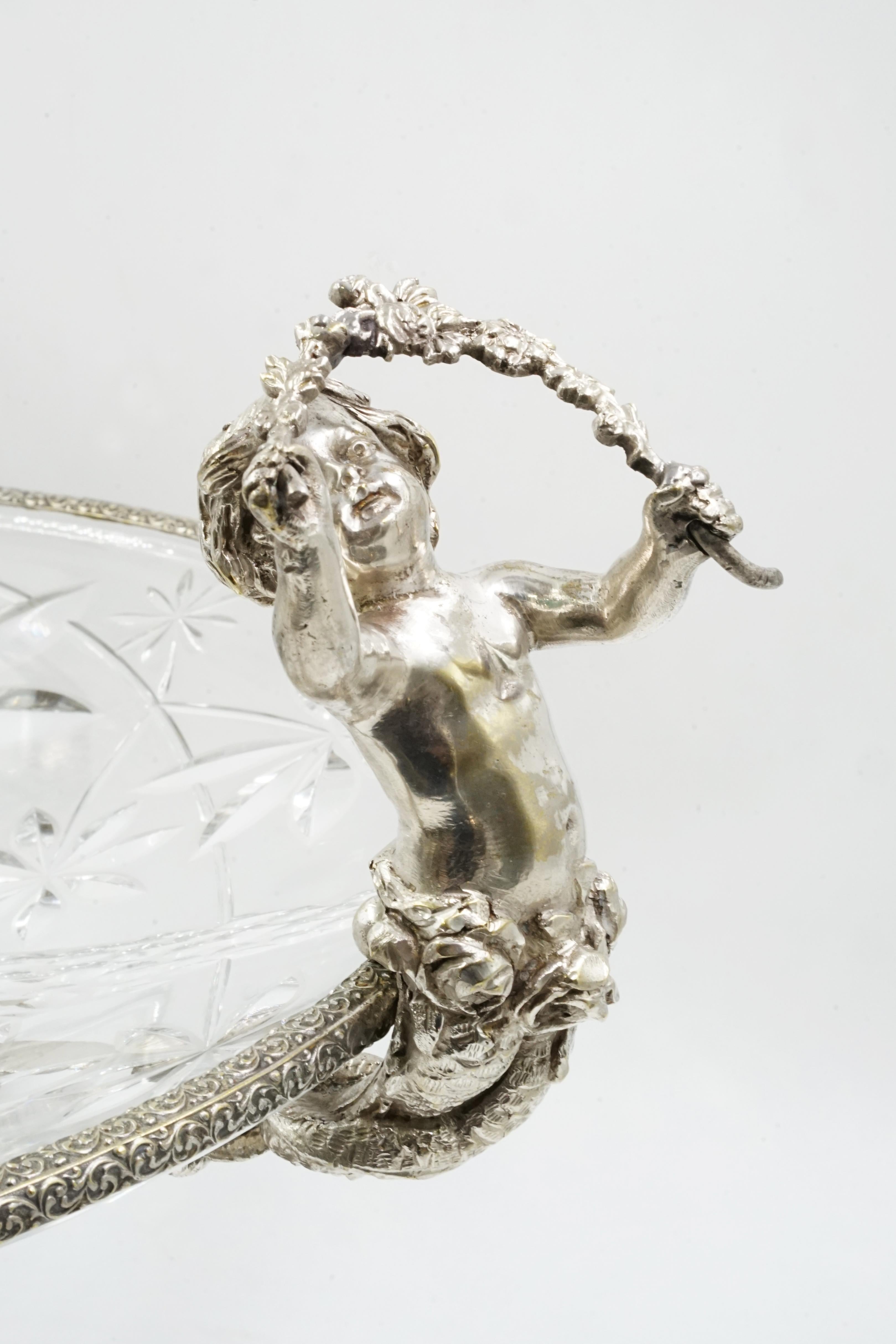 Bronze Louis XVI centerpiece For Sale