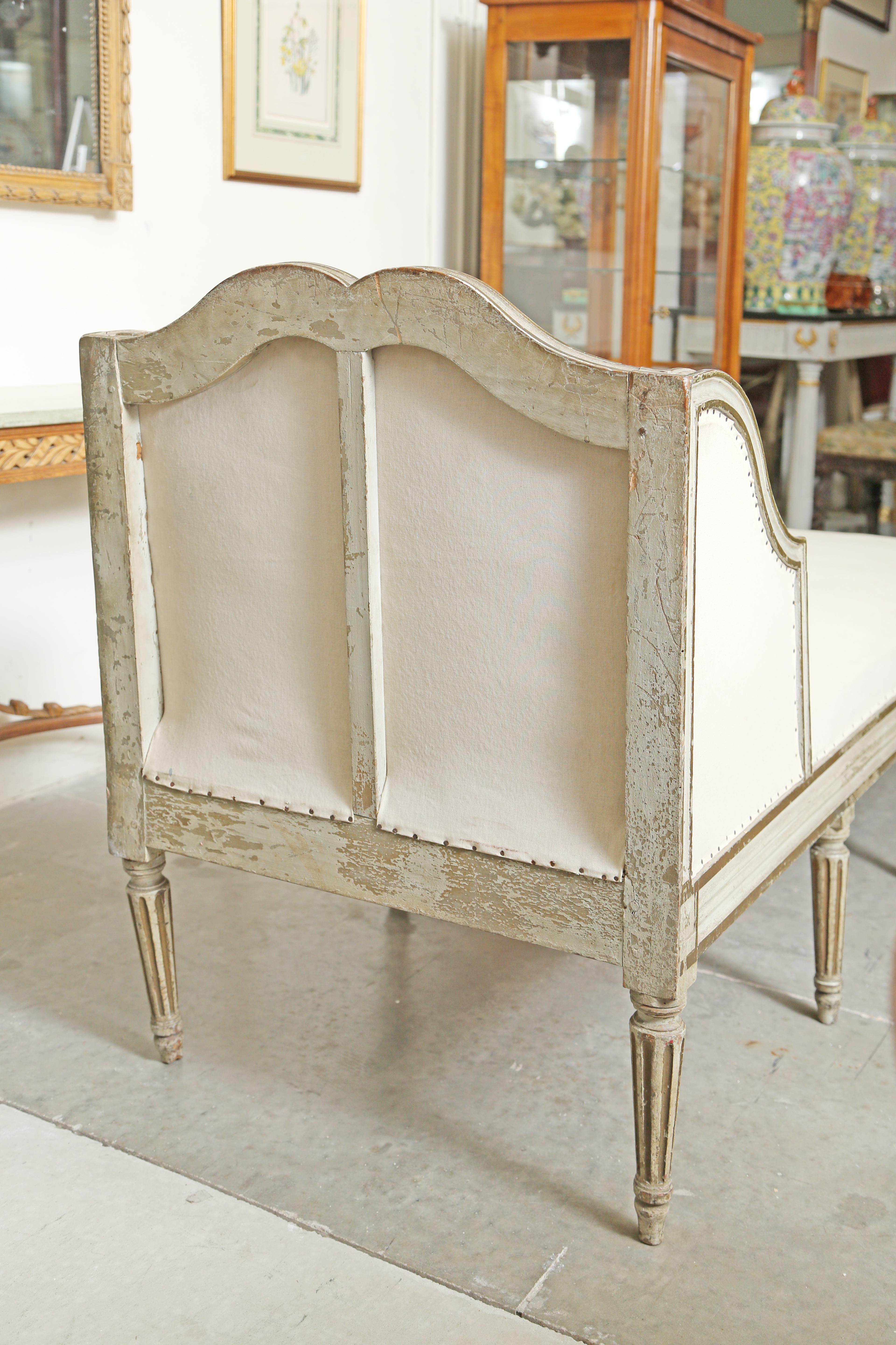 French Chaise Longue in Original Paint, Louis XVI, France, c. 1800 For Sale