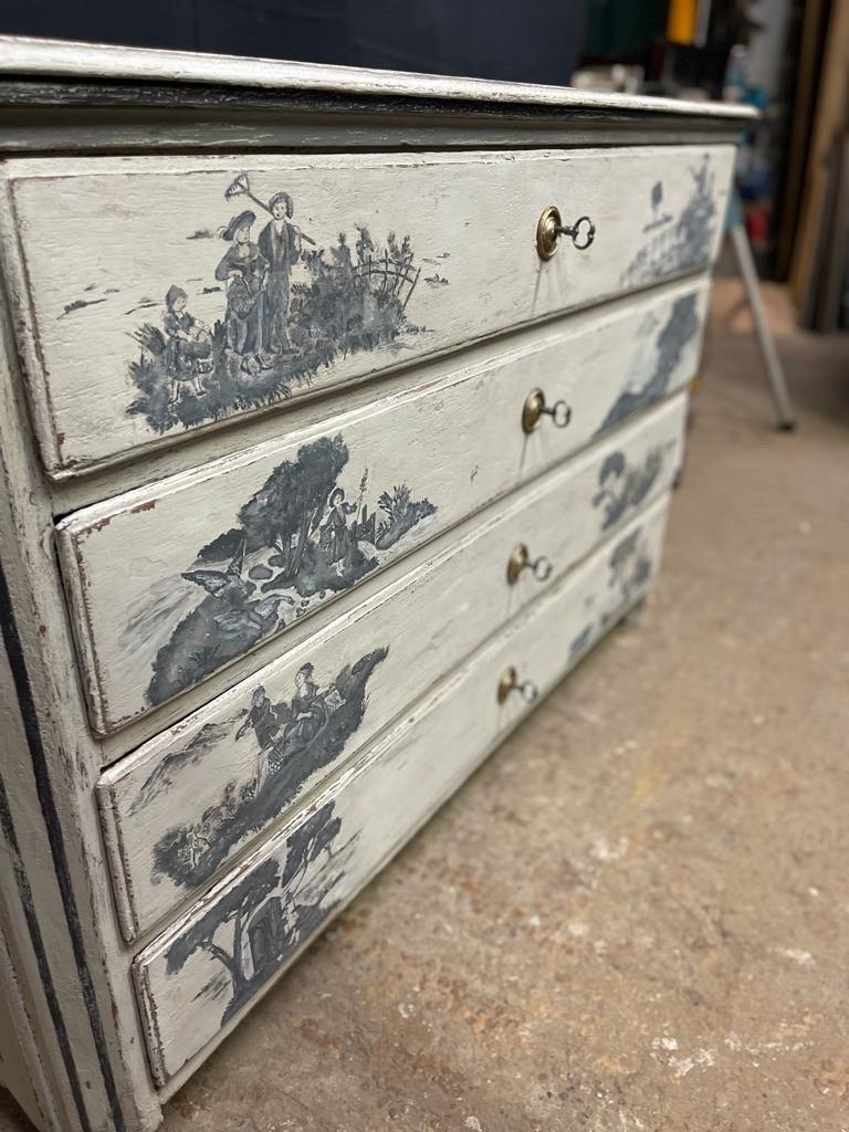 Louis XVI chest of drawers 18th century magnificent patina toile de jouy For Sale 2