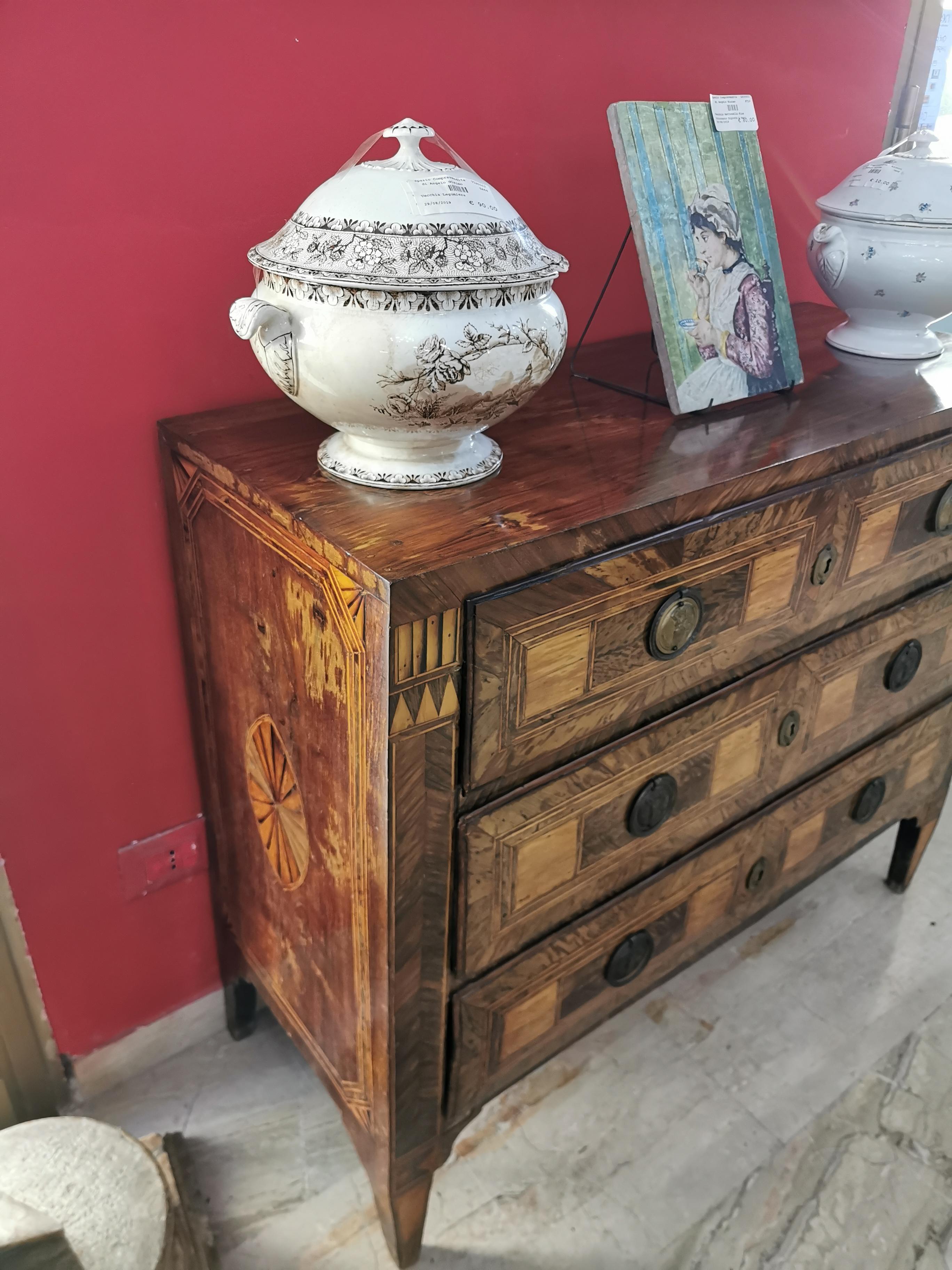 Louis XVI Chest of Drawers (Französisch) im Angebot