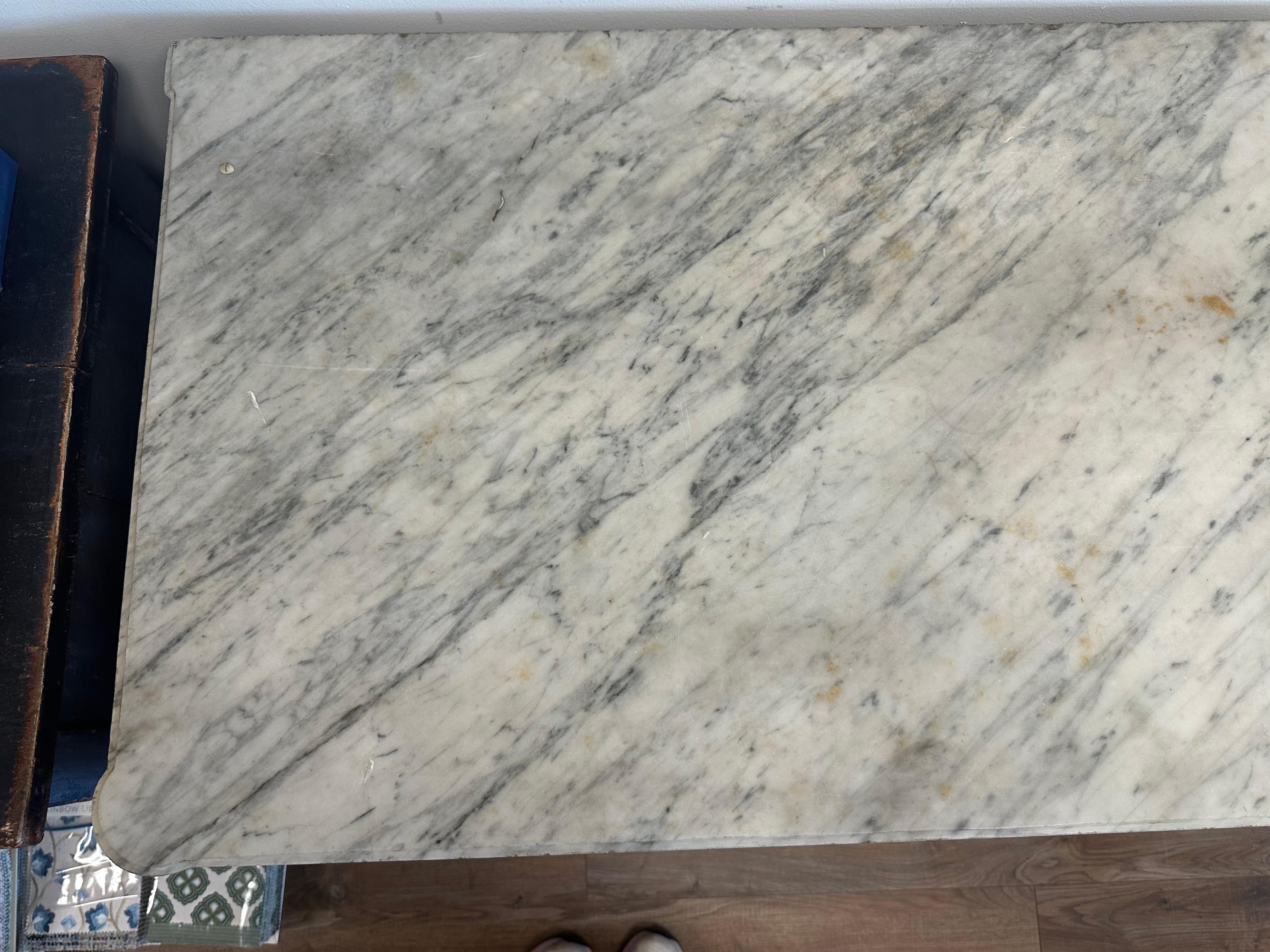 Cómoda Luis XVI Roble en venta