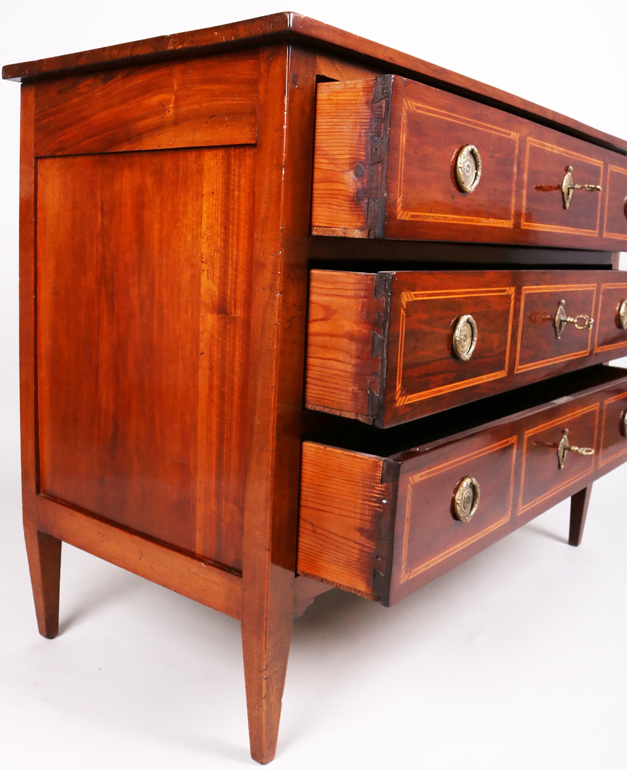 Louis XVI Chest of Drawers from Early 19th Century For Sale 2