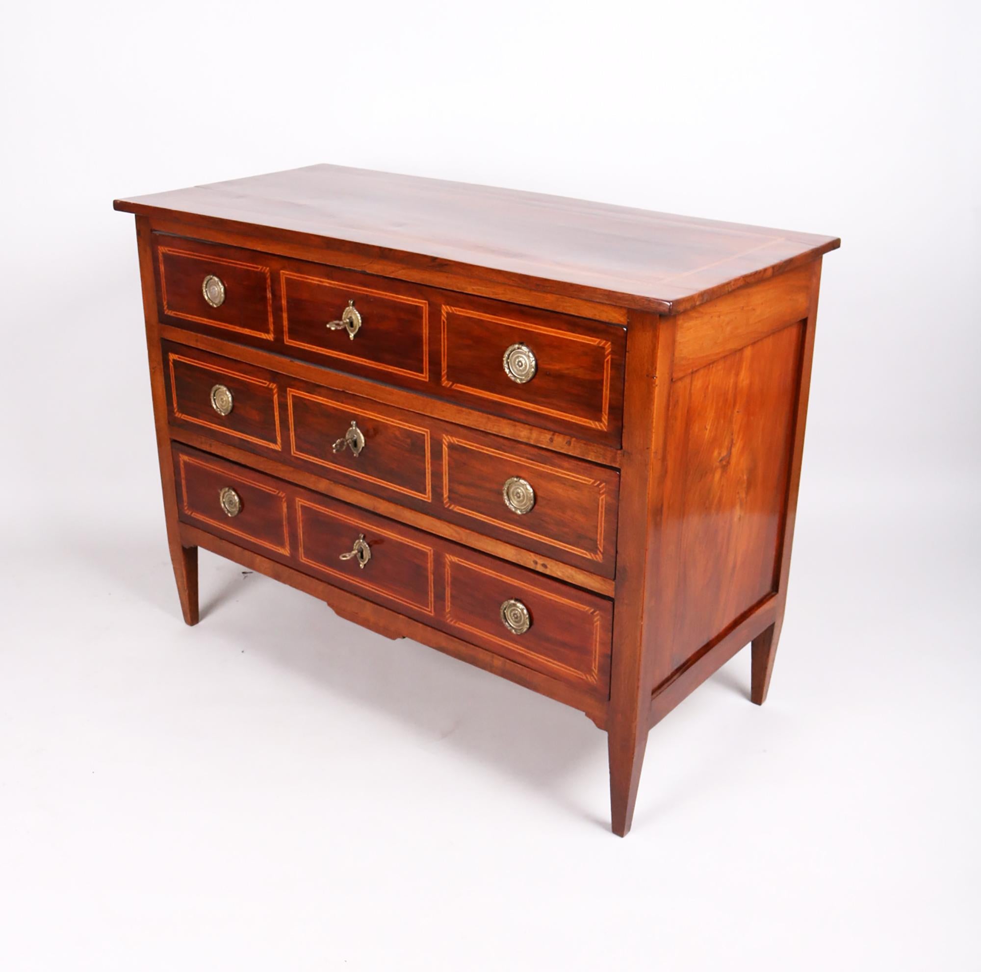 Louis XVI Chest of Drawers from Early 19th Century For Sale 4