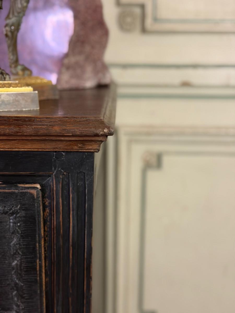 Cómoda Luis XVI de roble patinado negro, siglo XVIII en venta 2