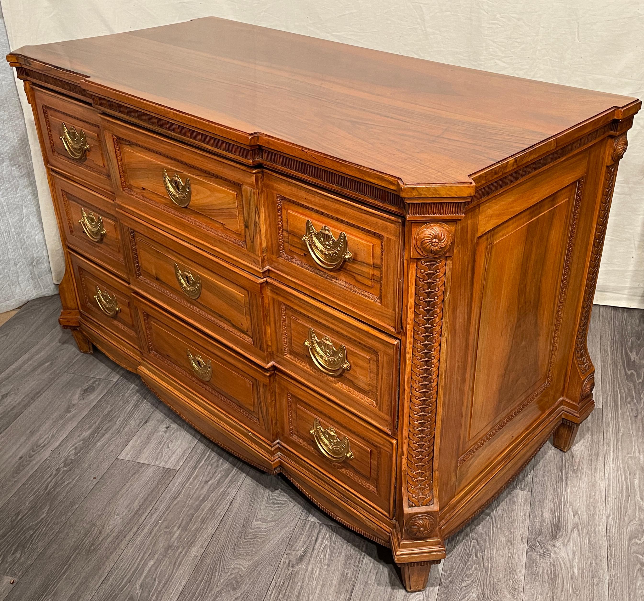 Louis XVI Chest of Drawers, South West Germany, 1780 For Sale 4