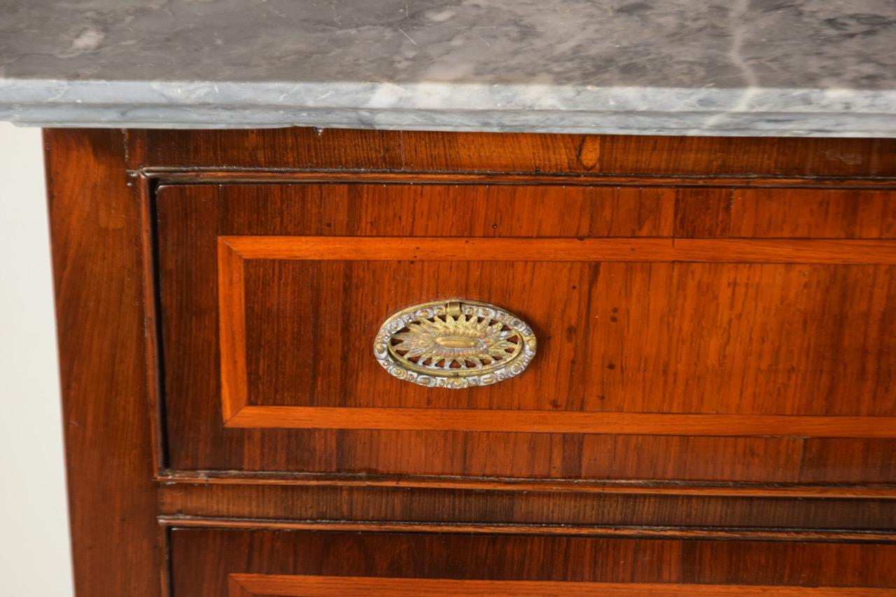 Louis XVI Chest of Drawers Veneered in Rosewood with Gray Marble Top In Good Condition For Sale In Prato, IT