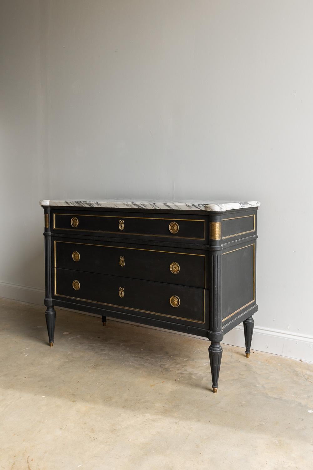 Louis XVI Chest of Drawers with Marble Top In Excellent Condition In Madison, MS