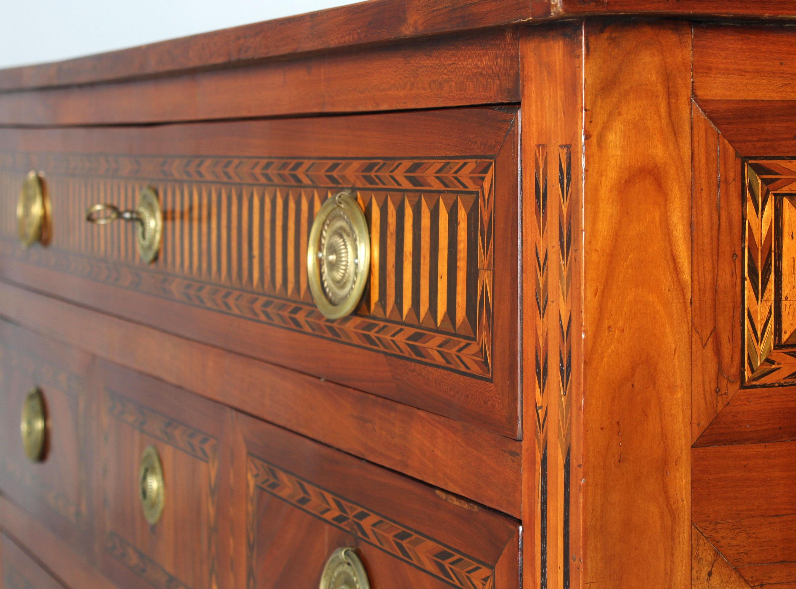 Louis XVI Chest of Drawers with Secretary Compartment, Fine Marquetry, c. 1780 5