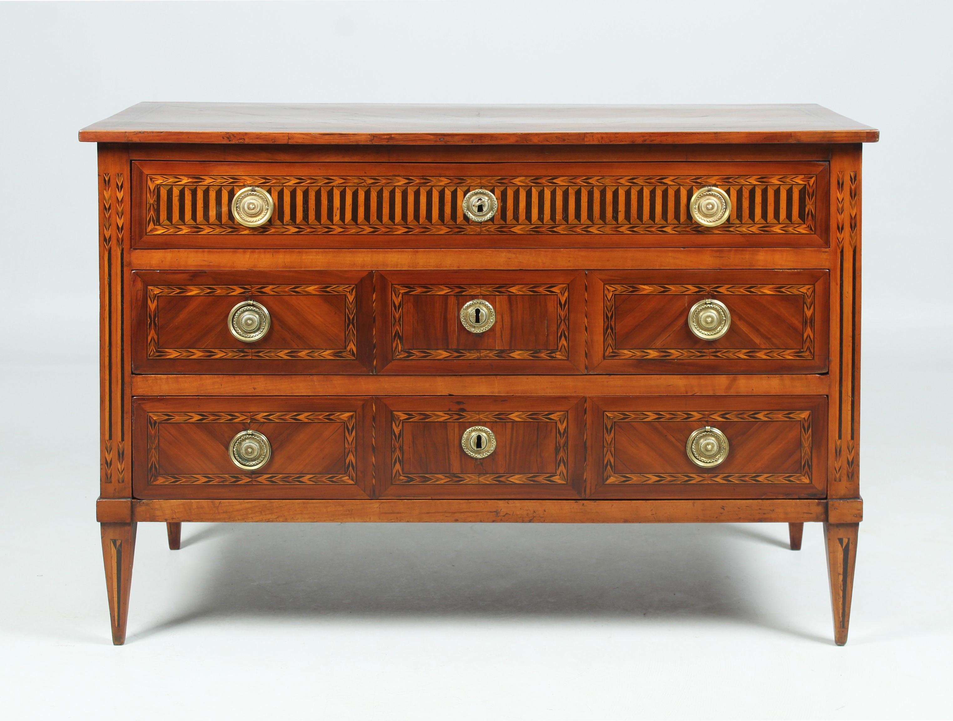 Louis XVI Chest of Drawers with Secretary Compartment, Fine Marquetry, c. 1780 In Good Condition In Greven, DE