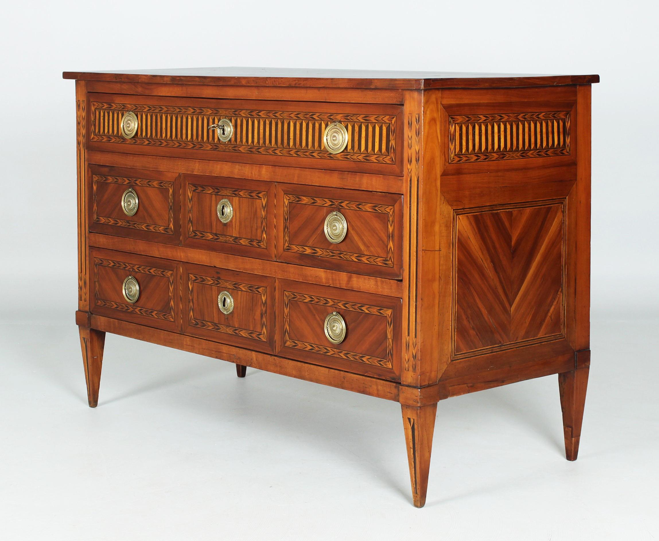 Louis XVI Chest of Drawers with Secretary Compartment, Fine Marquetry, c. 1780 3