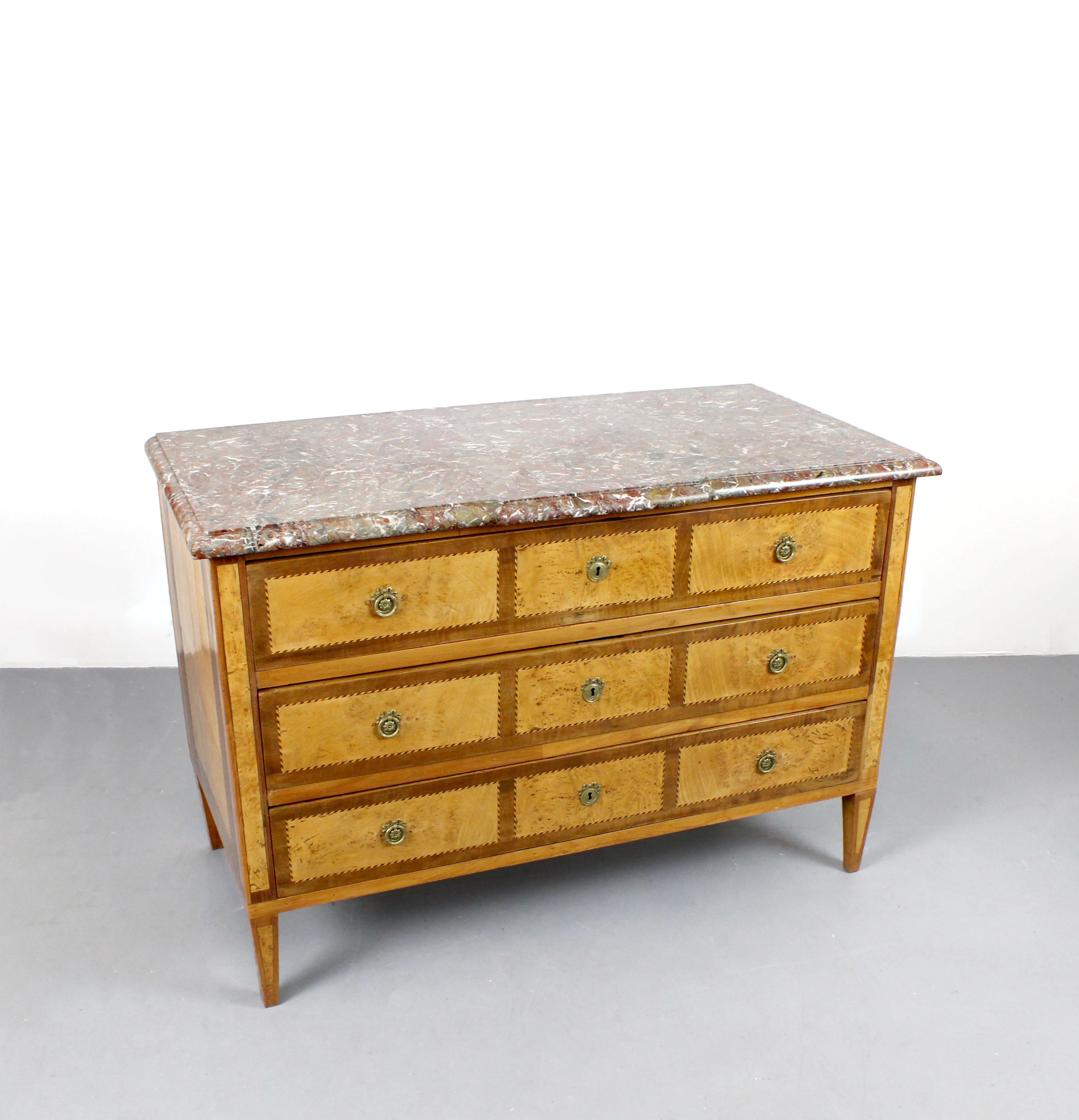XVIII secolo Louis XVI chest of drawersFrance - Late 18th century - Early 19th century in vendita