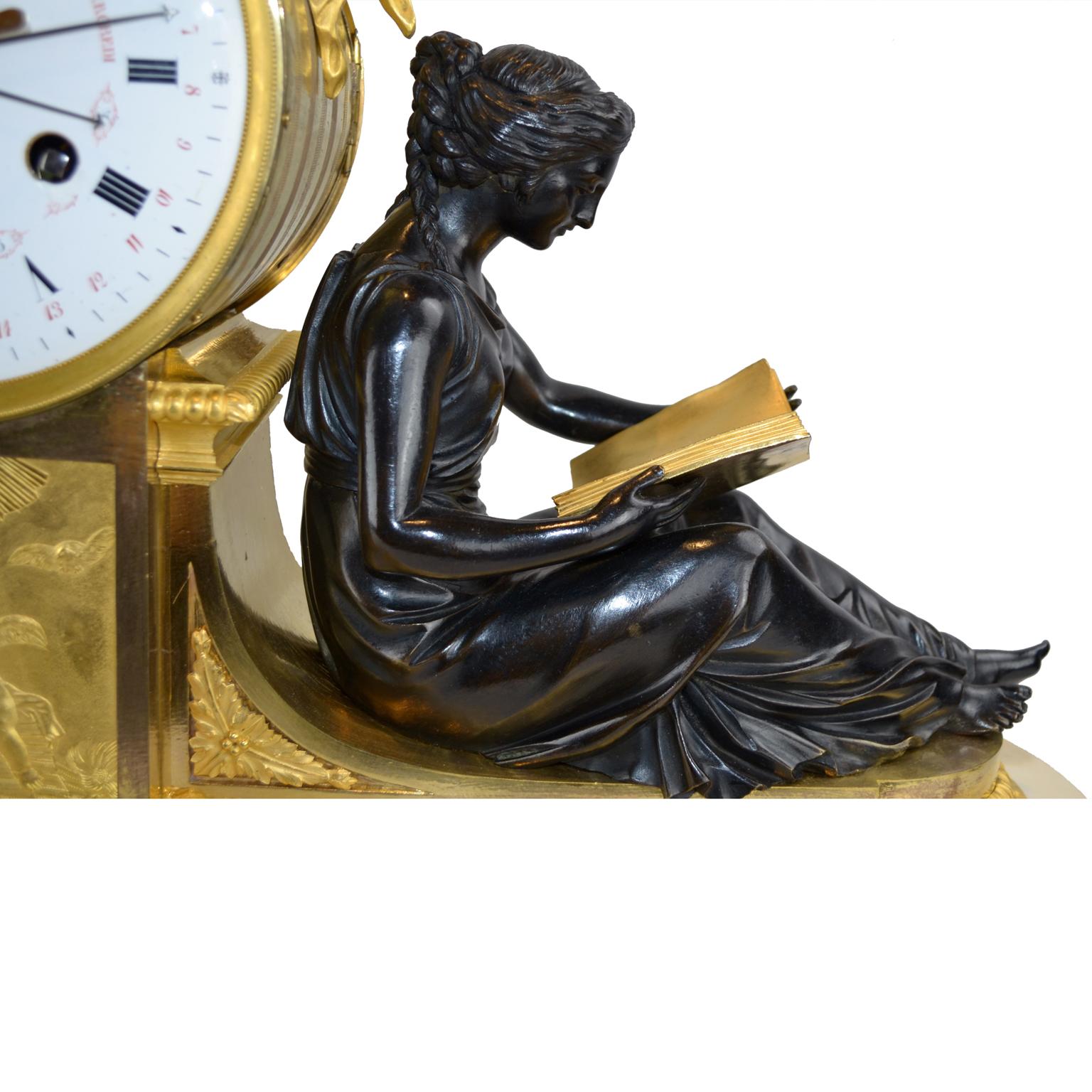 Uhr aus der Zeit Ludwigs XVI. mit der Darstellung von L'Etude ' Lernen' und La Philosophie ' Philosophie' im Angebot 2