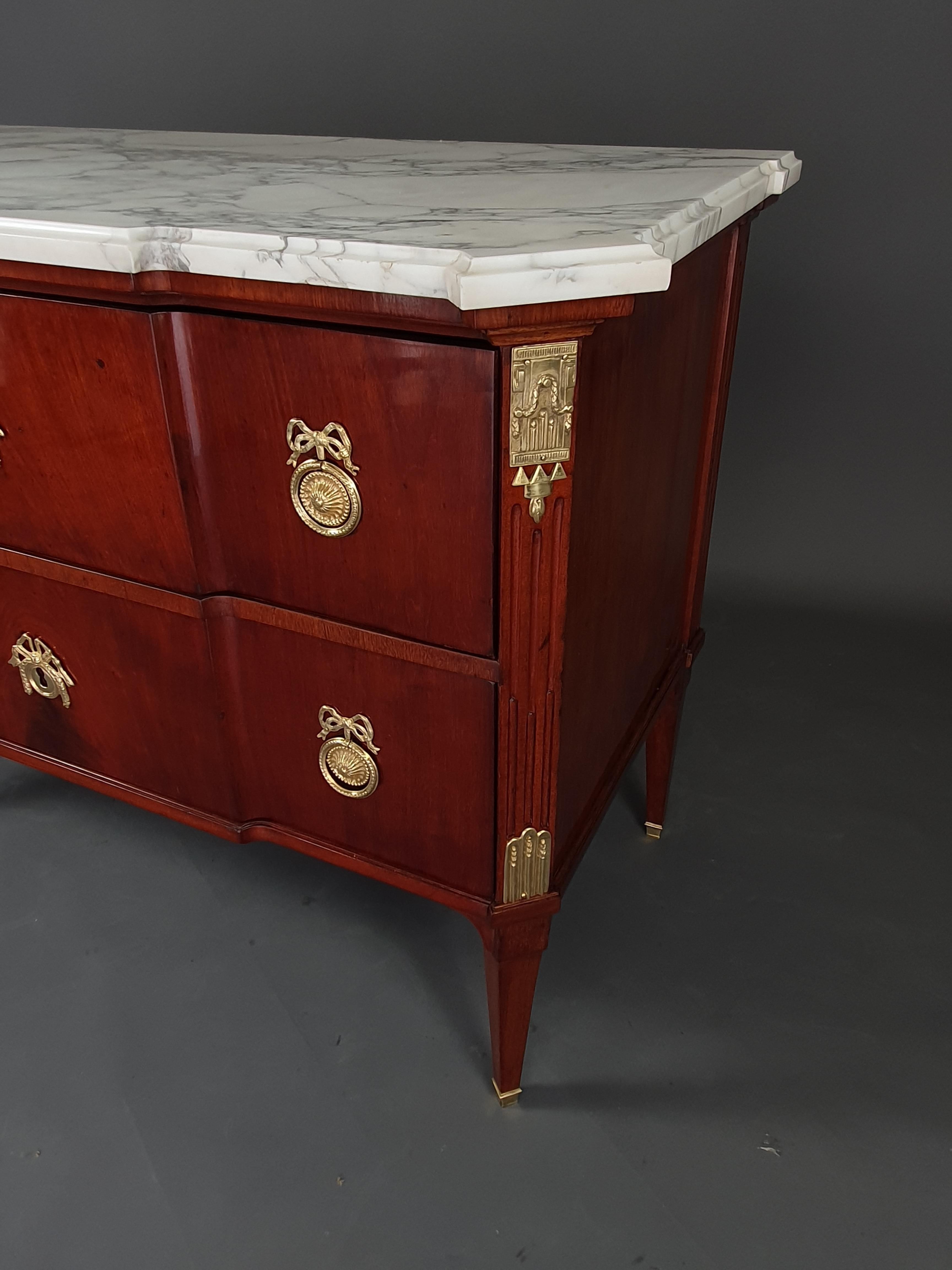 Late 18th Century Louis XVI Commode in Mahogany For Sale