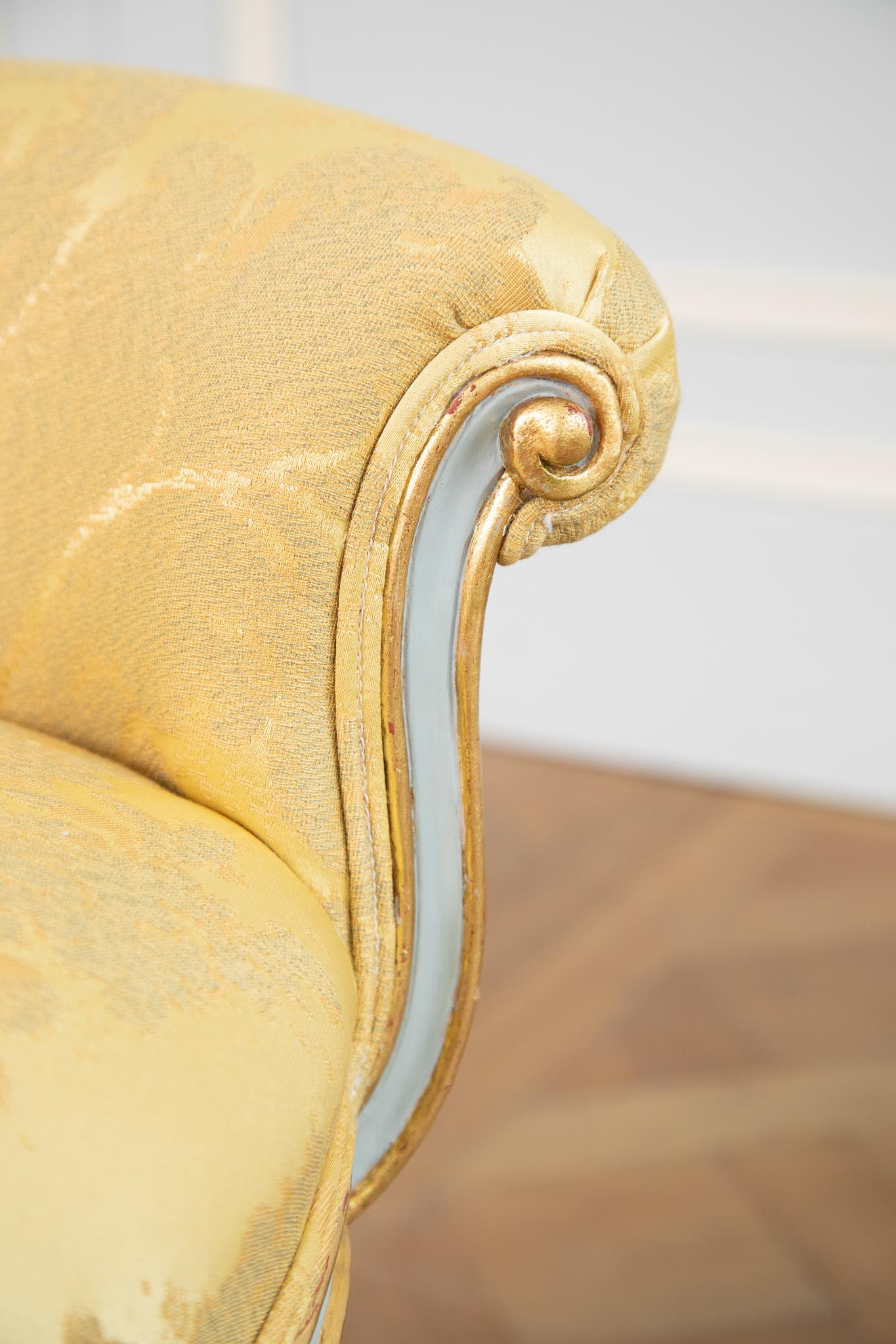 Louis XVI Crosse Renverse Stool Painted with Gold Highlights For Sale 2