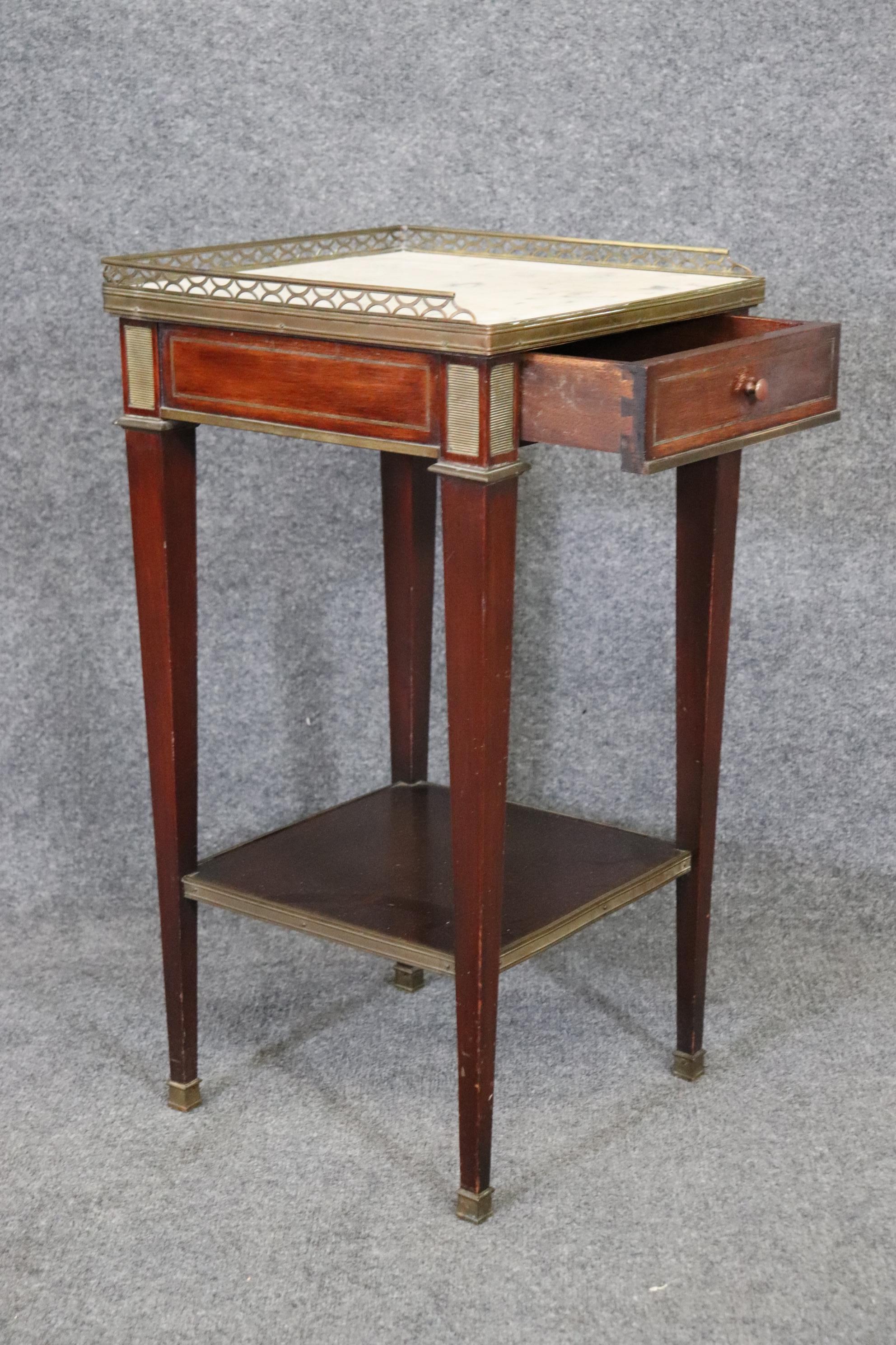 Support de style Directoire français Louis XVI en acajou et marbre, vers 1910 en vente 3