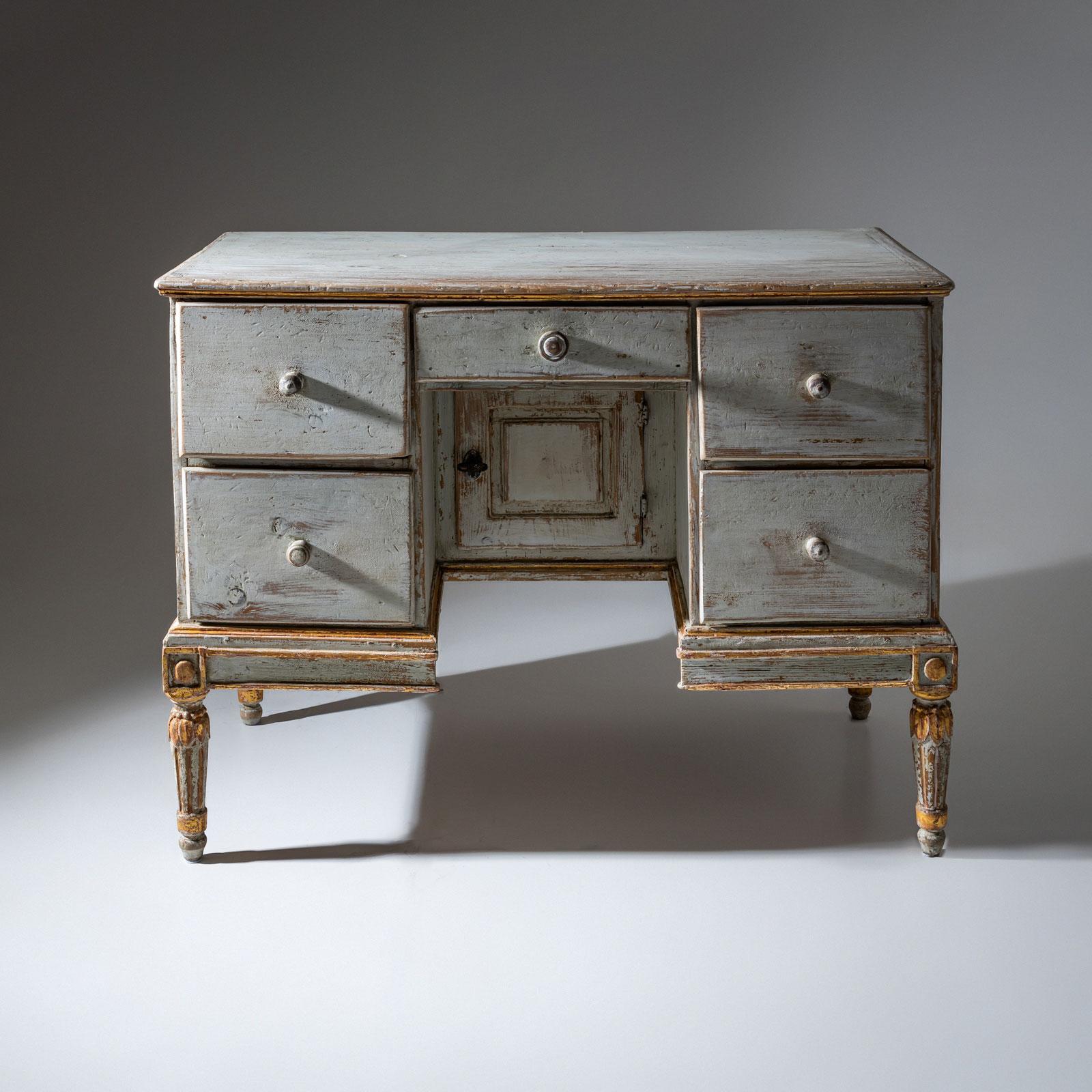 Louis XVI Dressing Table, circa 1780 For Sale 3