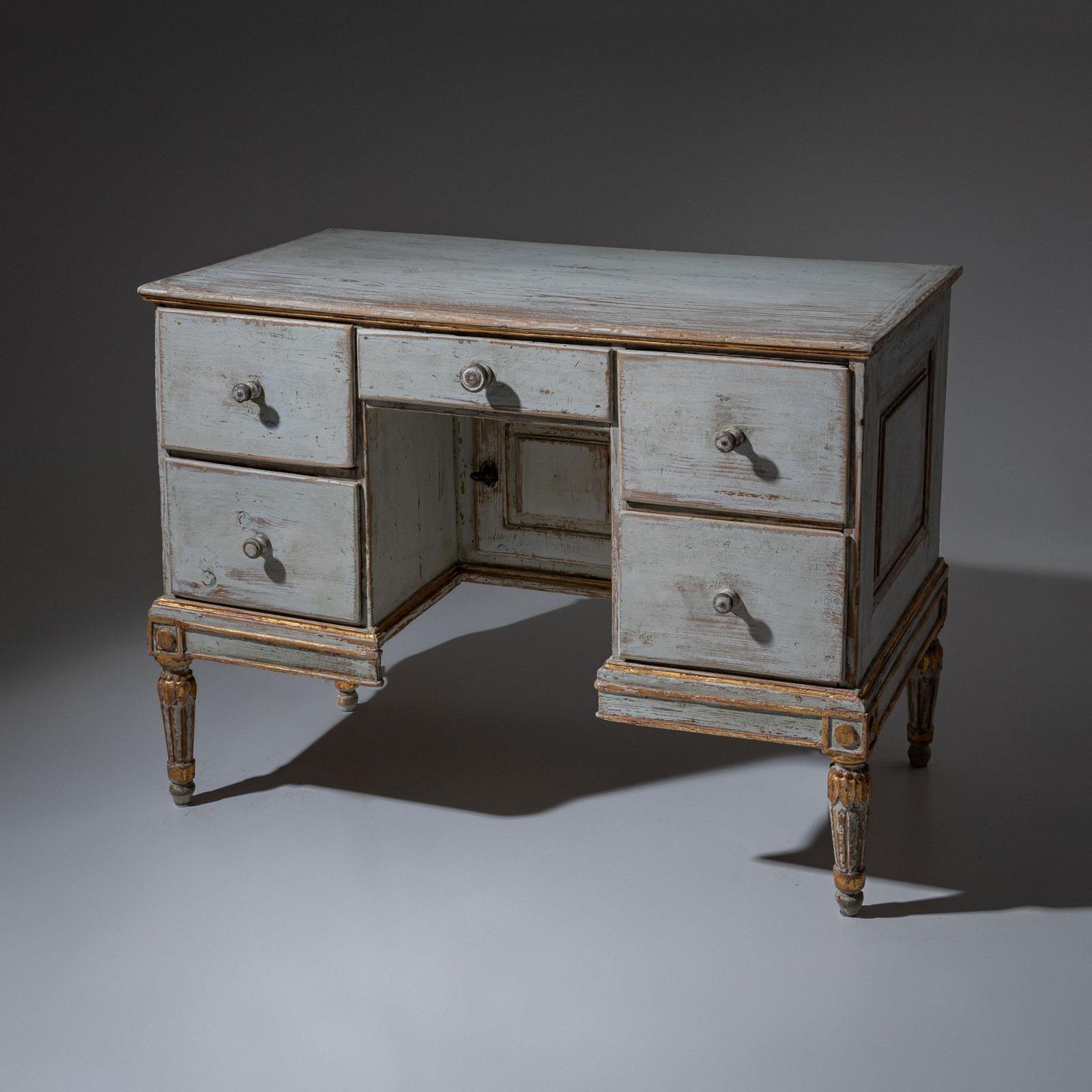 Louis XVI Dressing Table, circa 1780 For Sale 4