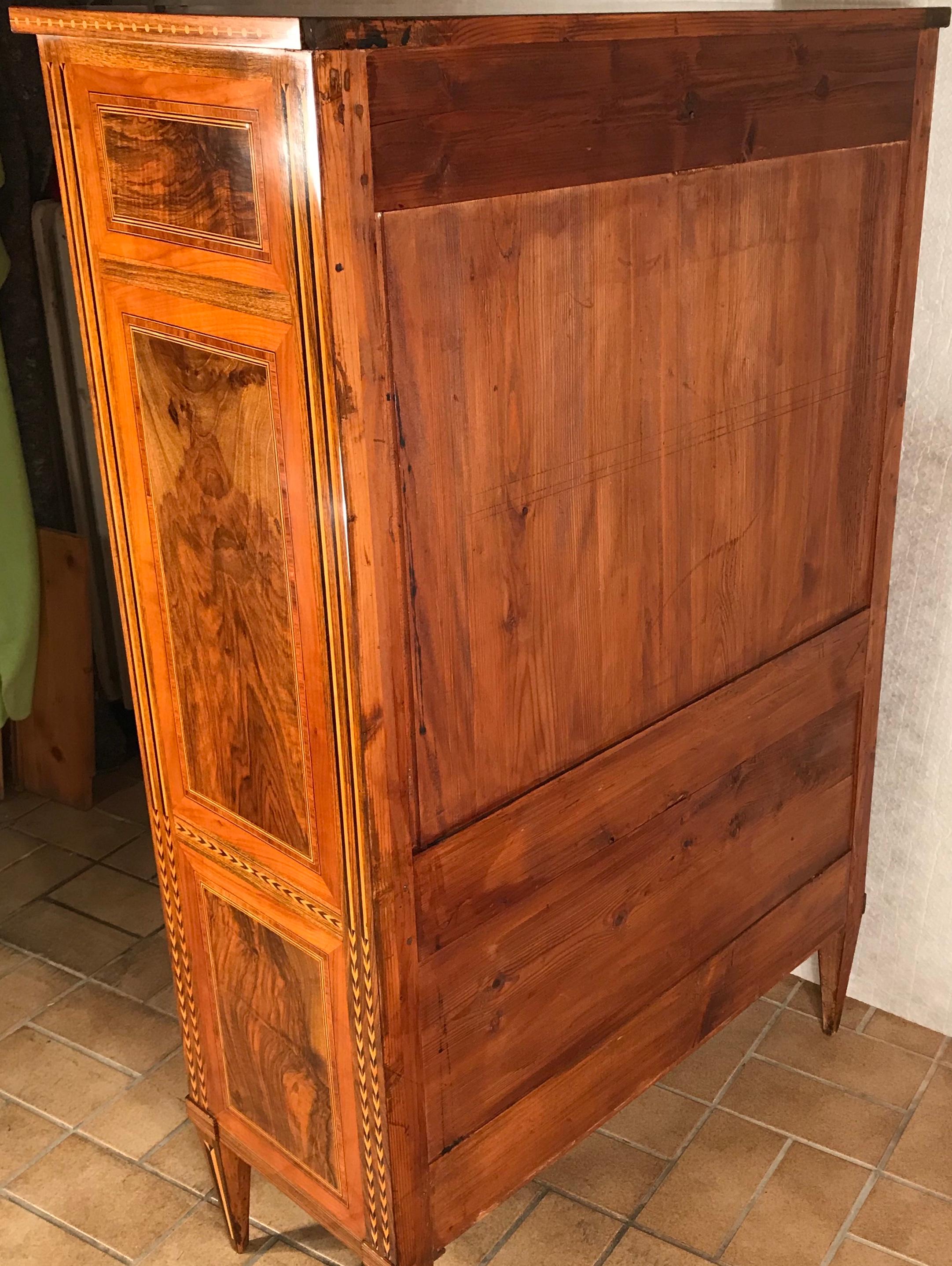 Bureau à abattant Louis XVI, France 1780-1800, placage de racines de noyer en vente 6