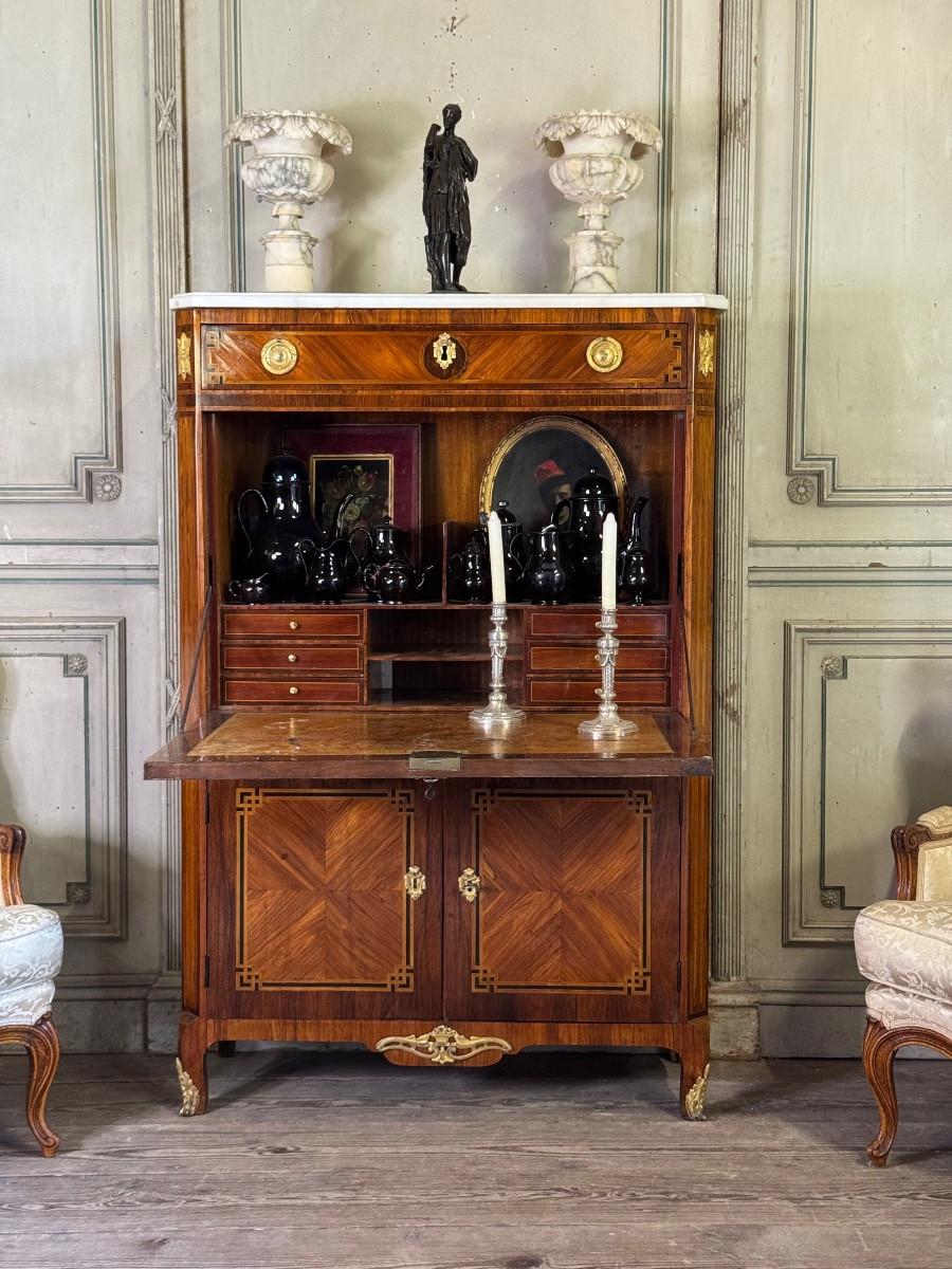 Secrétaire à abattant Louis XVI en placage de bois de rose et de bois de violette, XVIIIe siècle en vente 6