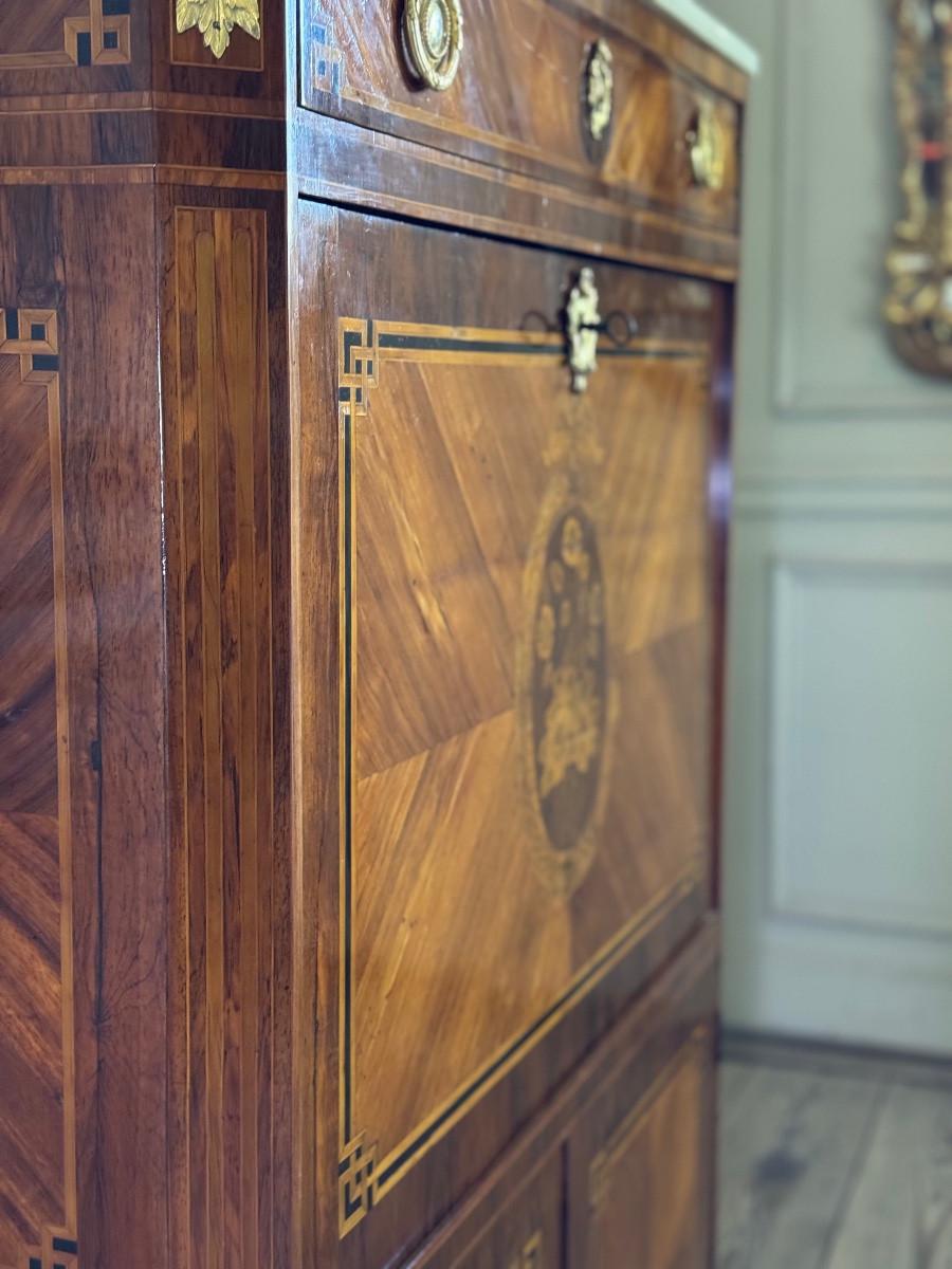 Français Secrétaire à abattant Louis XVI en placage de bois de rose et de bois de violette, XVIIIe siècle en vente