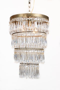 Louis XVI Early 20th Century Bronze Chandelier with Crystals