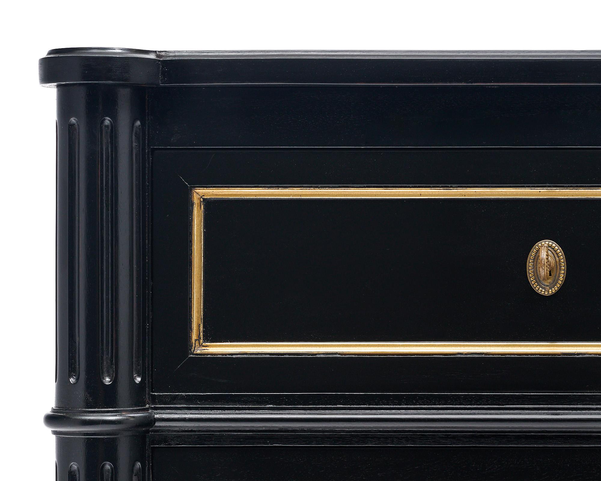 Inizio XX secolo Cassettiera Luigi XVI ebanizzata in vendita
