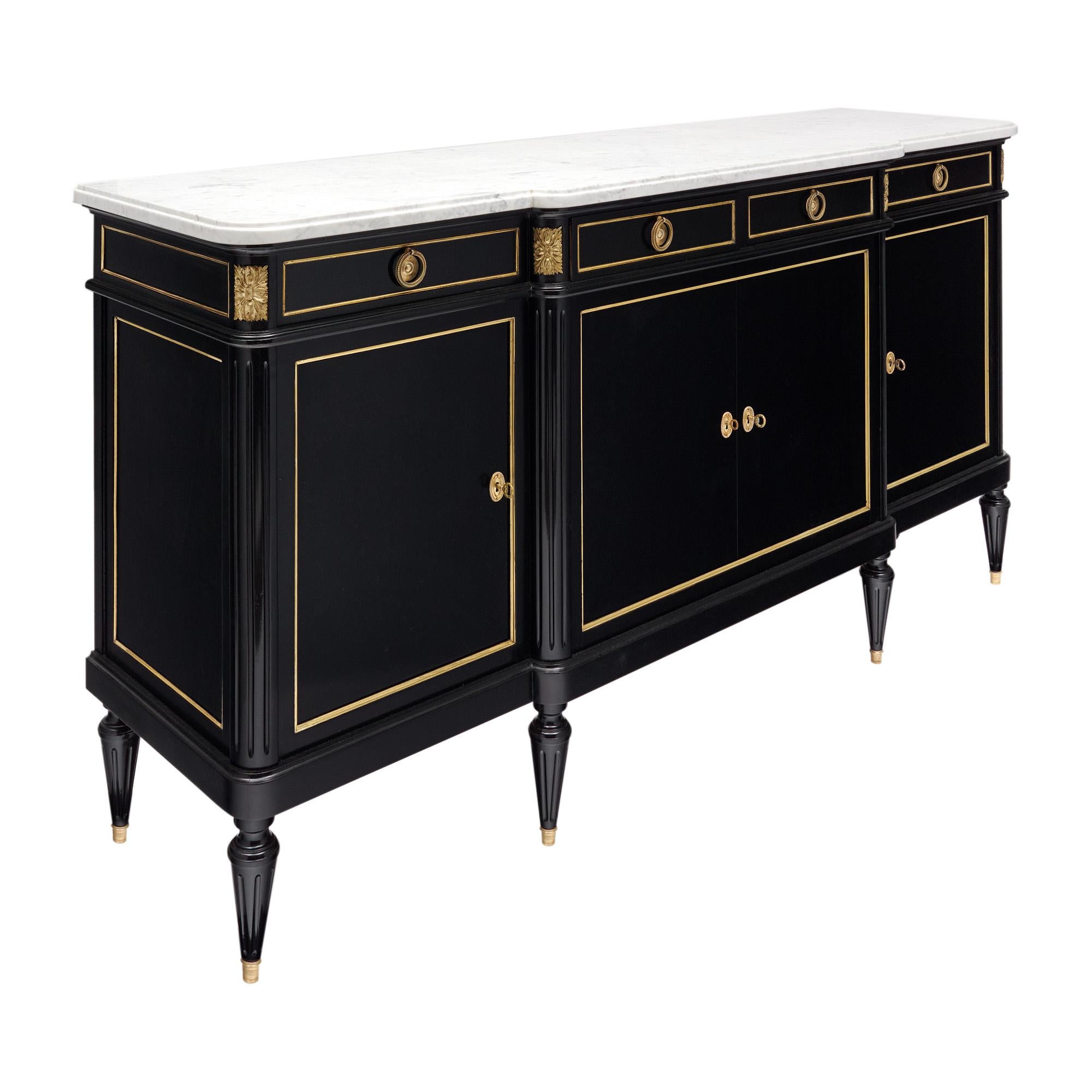 Français Buffet français ébénisé Louis XVI en vente