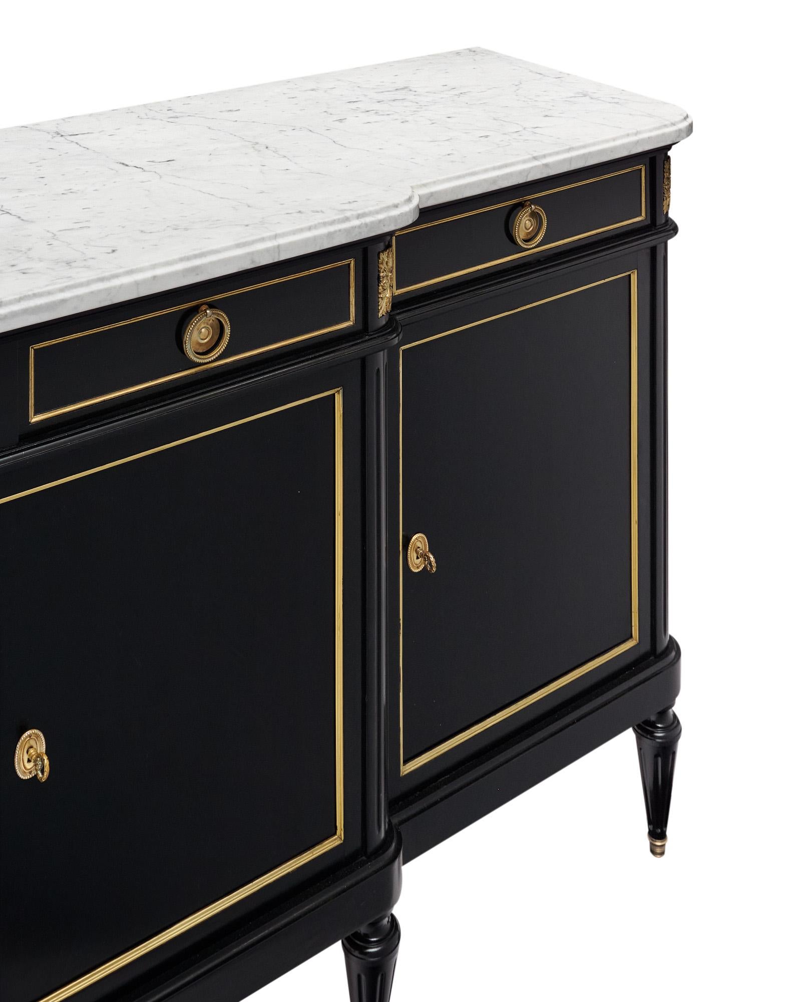 Ébénisé Buffet français ébénisé Louis XVI en vente