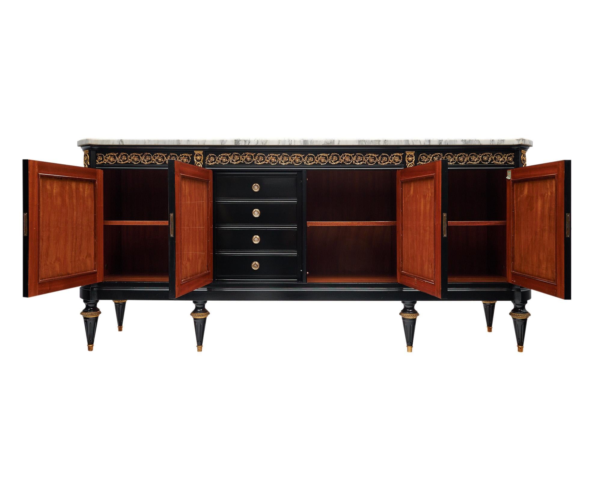 Ottone Buffet francese Luigi XVI ebanizzato in vendita