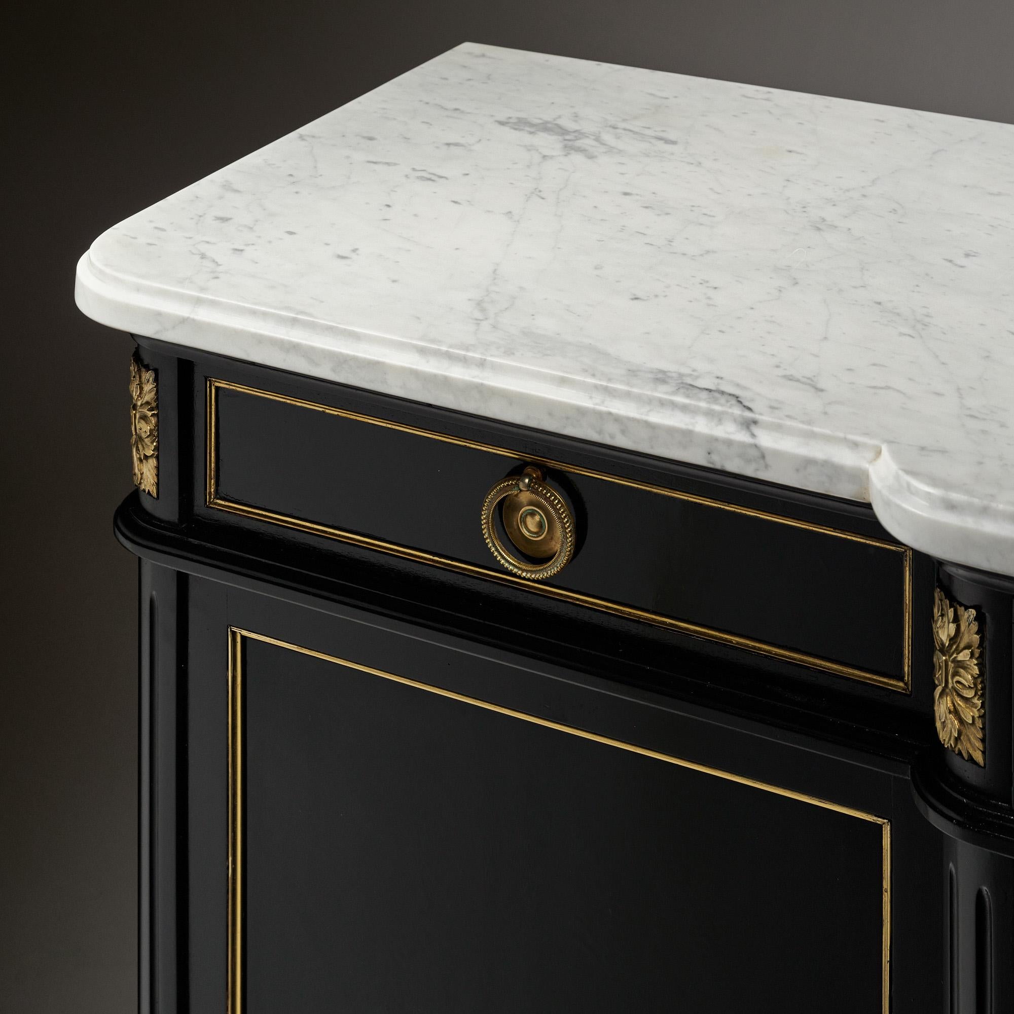 Buffet français ébénisé Louis XVI en vente 2