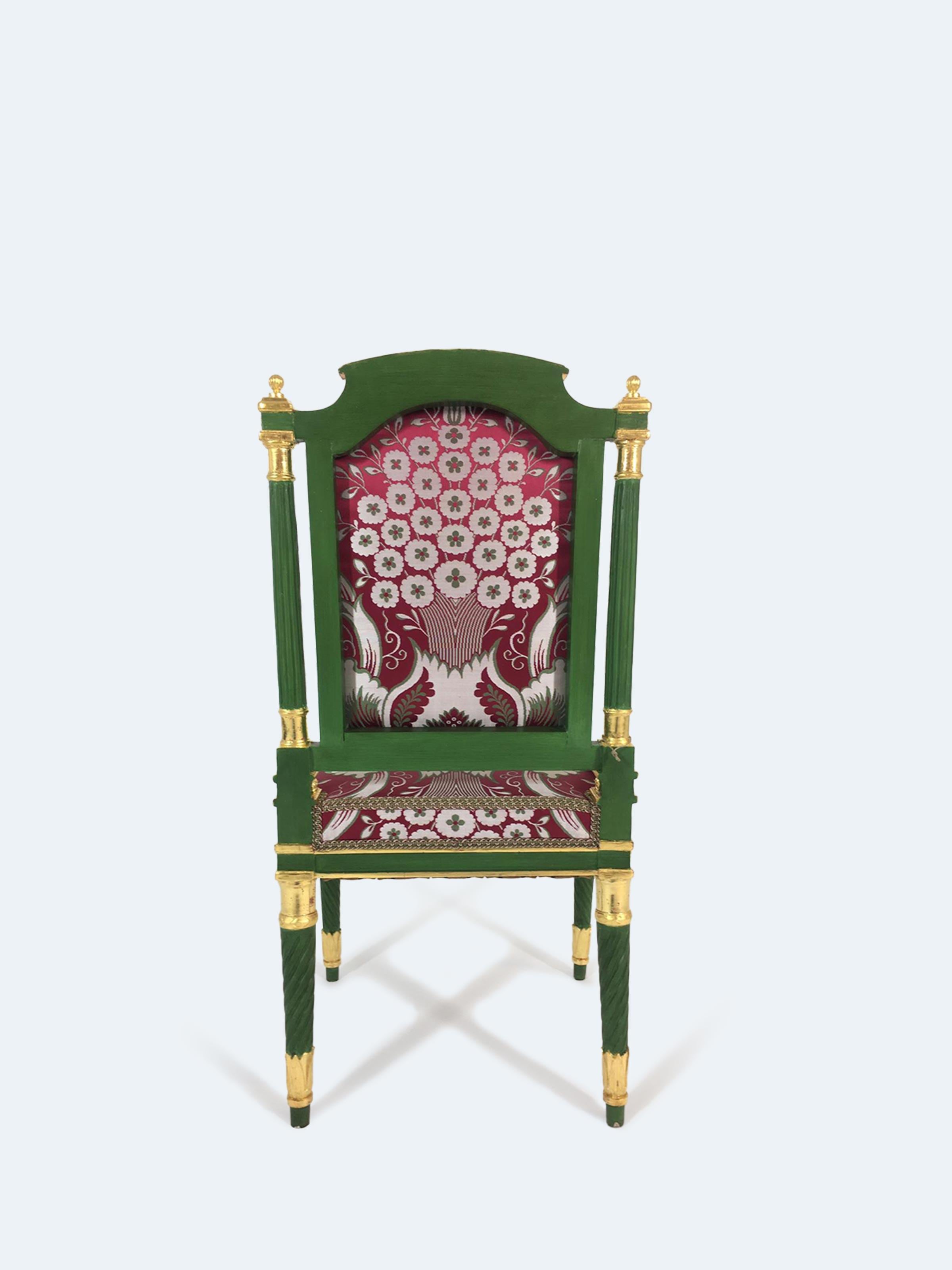 Intagliato a mano Chaise di epoca Luigi XVI Probabilmente proveniente dal Palazzo di Pavlovsk, fine del XVIII secolo in vendita