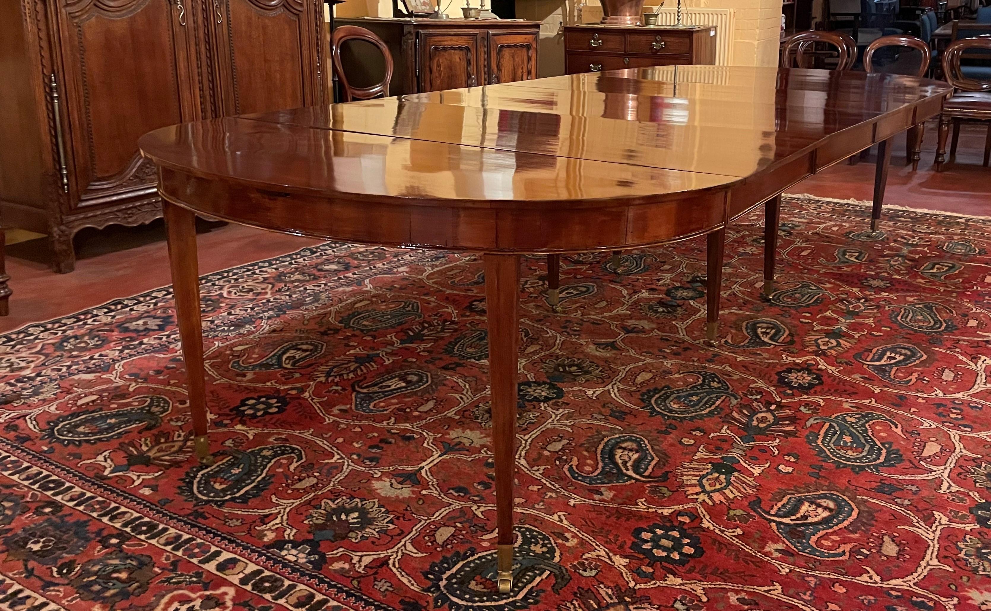 Louis XVI Extending Table with 4 Extension in Mahogany, France 5