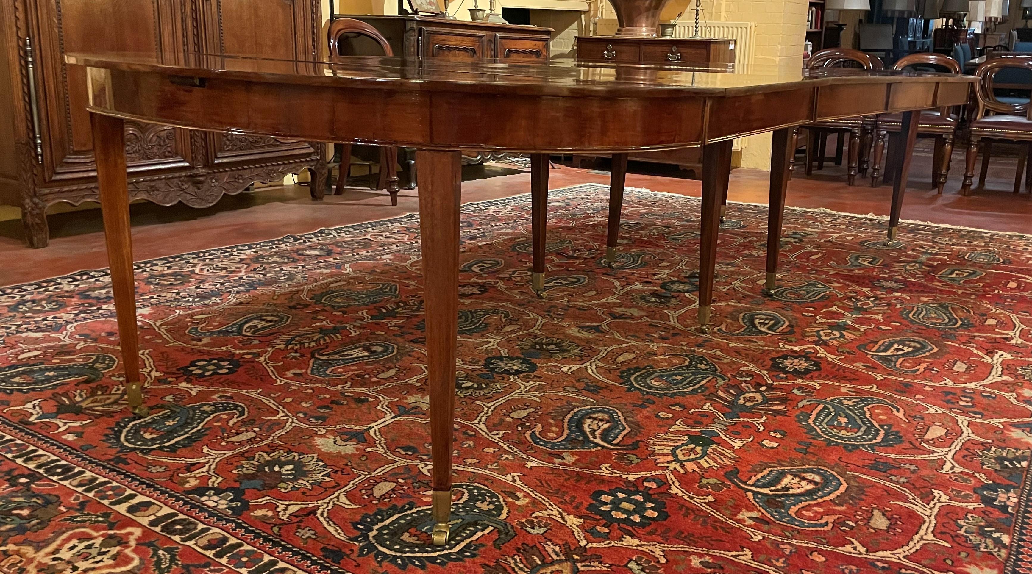 Louis XVI Extending Table with 4 Extension in Mahogany, France 10
