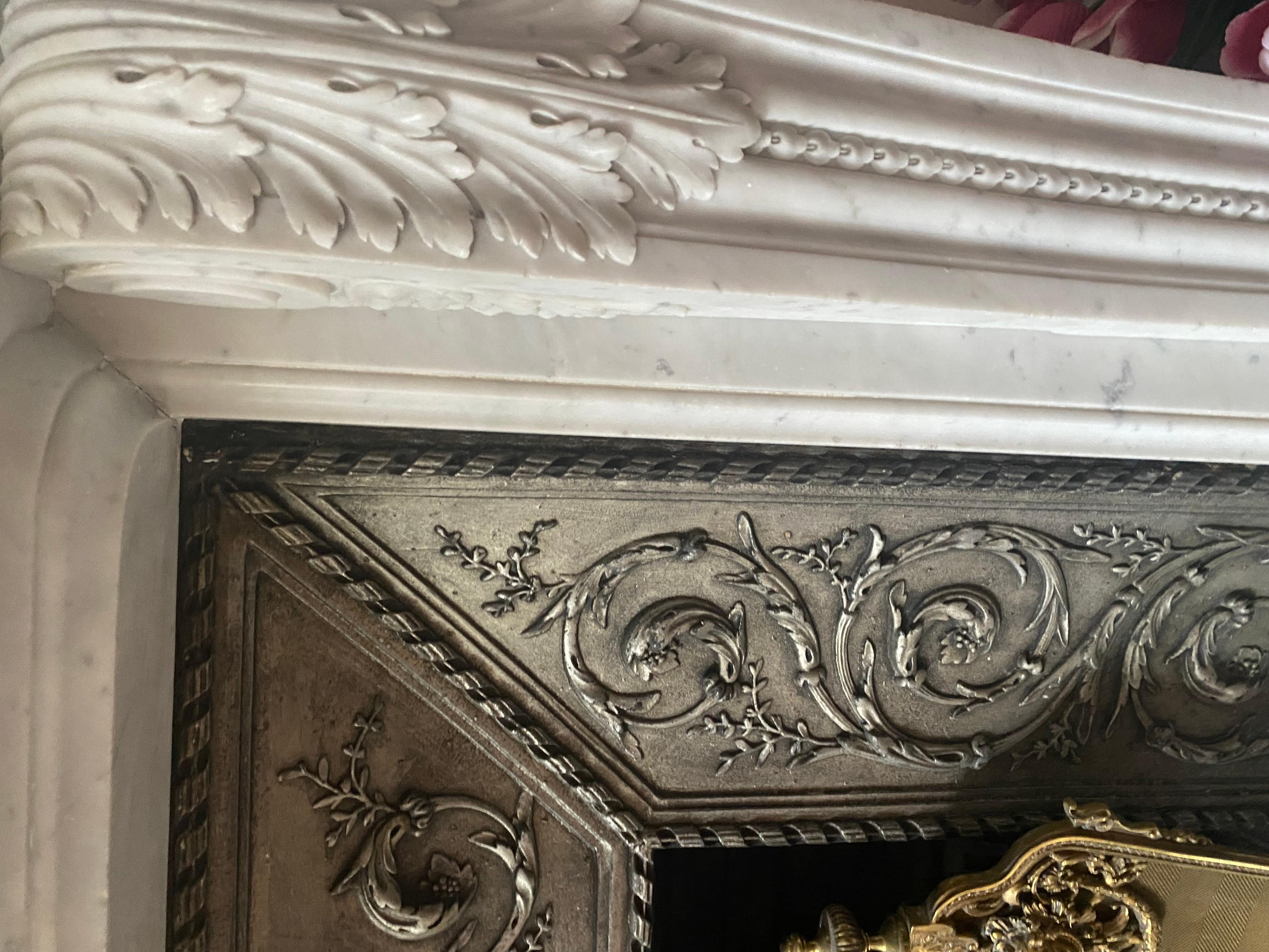 Contemporary Louis XVI Fireplace in Carrara Marble For Sale
