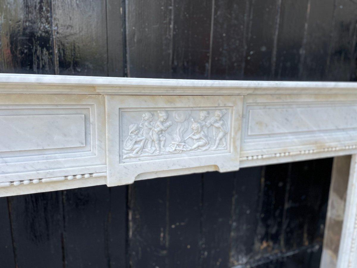 Louis XVI Fireplace in Carrara Marble For Sale 1