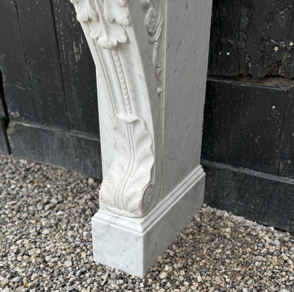 Louis XVI.-Kamin aus weißem Carrara-Marmor, um 1880 (19. Jahrhundert) im Angebot