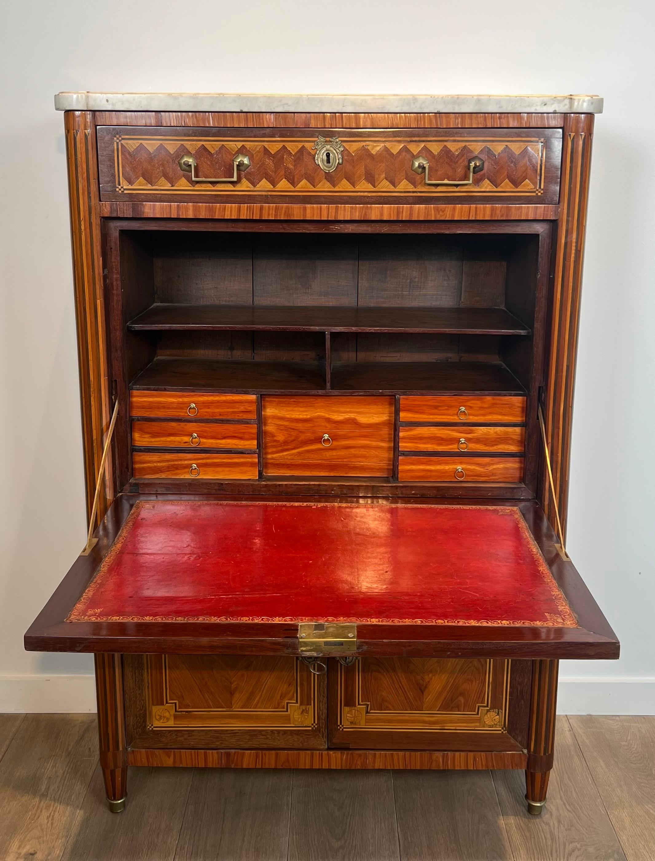 Francese Segretaria pieghevole Luigi XVI in intarsio e marmo di Carrara in vendita