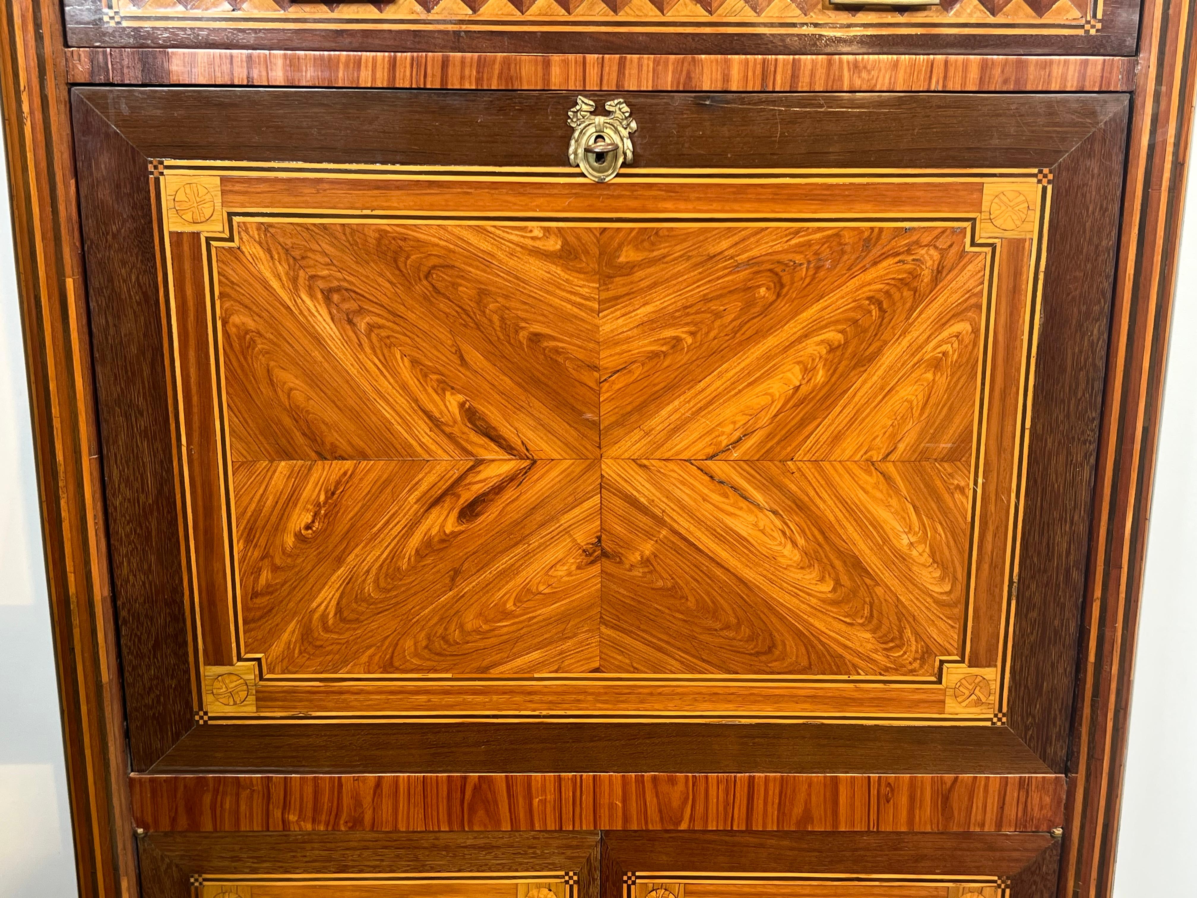 Segretaria pieghevole Luigi XVI in intarsio e marmo di Carrara in vendita 3