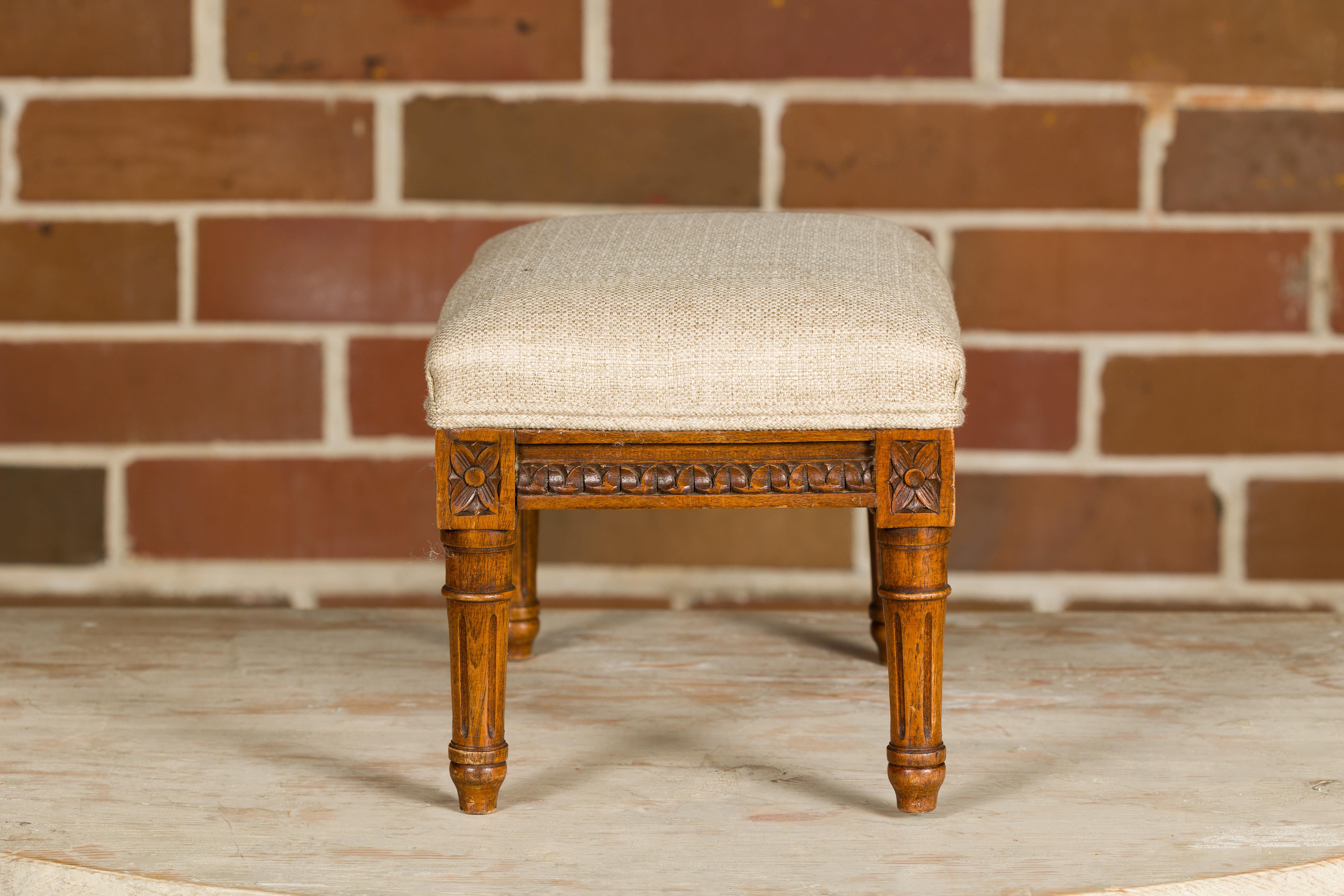 Louis XVI French 1900s Footstool with Carved Rais de Cœurs and Rosettes For Sale 6