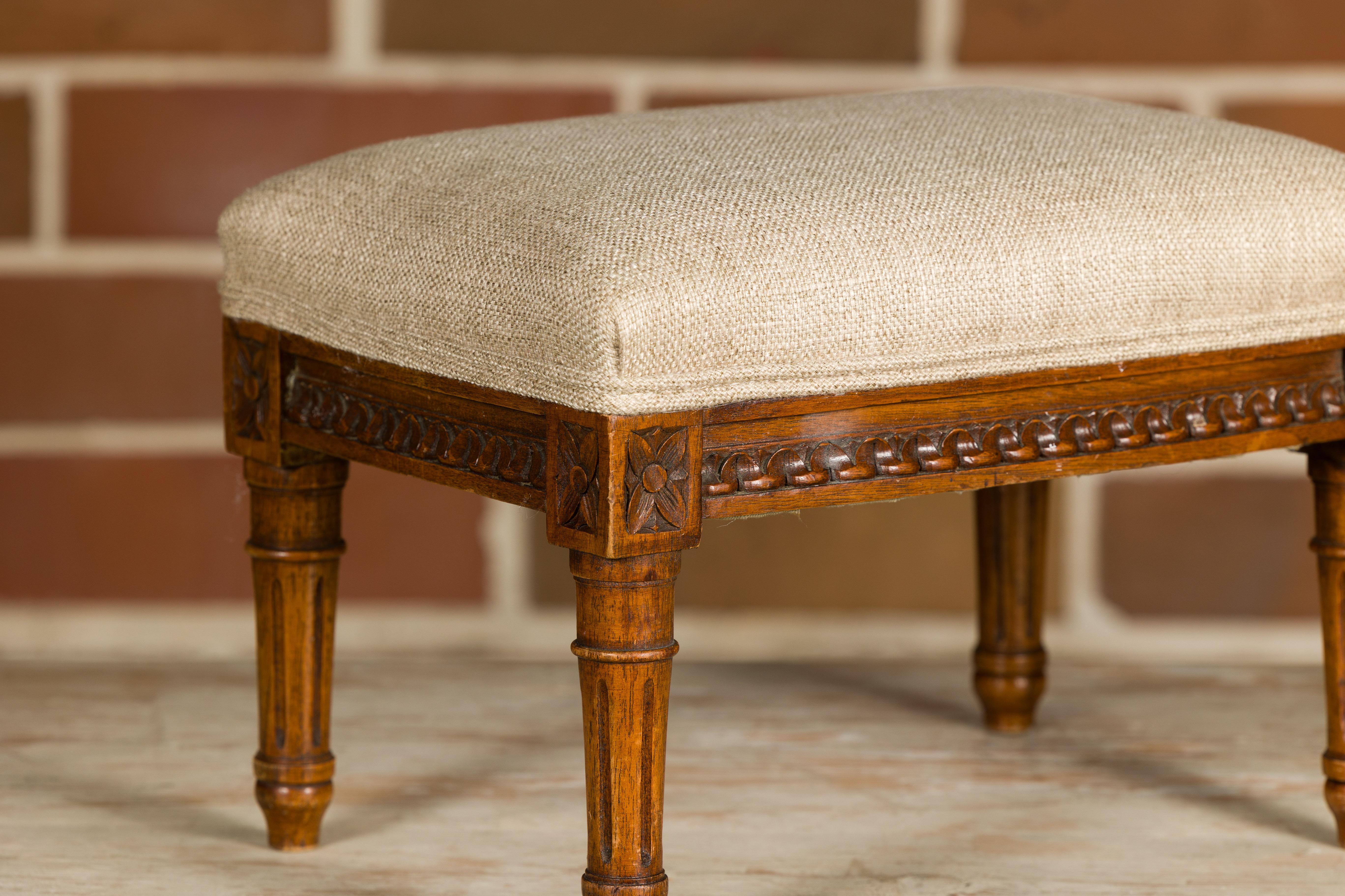 Louis XVI French 1900s Footstool with Carved Rais de Cœurs and Rosettes For Sale 2