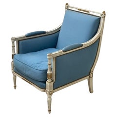 Französischer Louis XVI.-Sessel, lackiertes Holz, vergoldetes Holz, babyblauer Stoff, 1950er Jahre