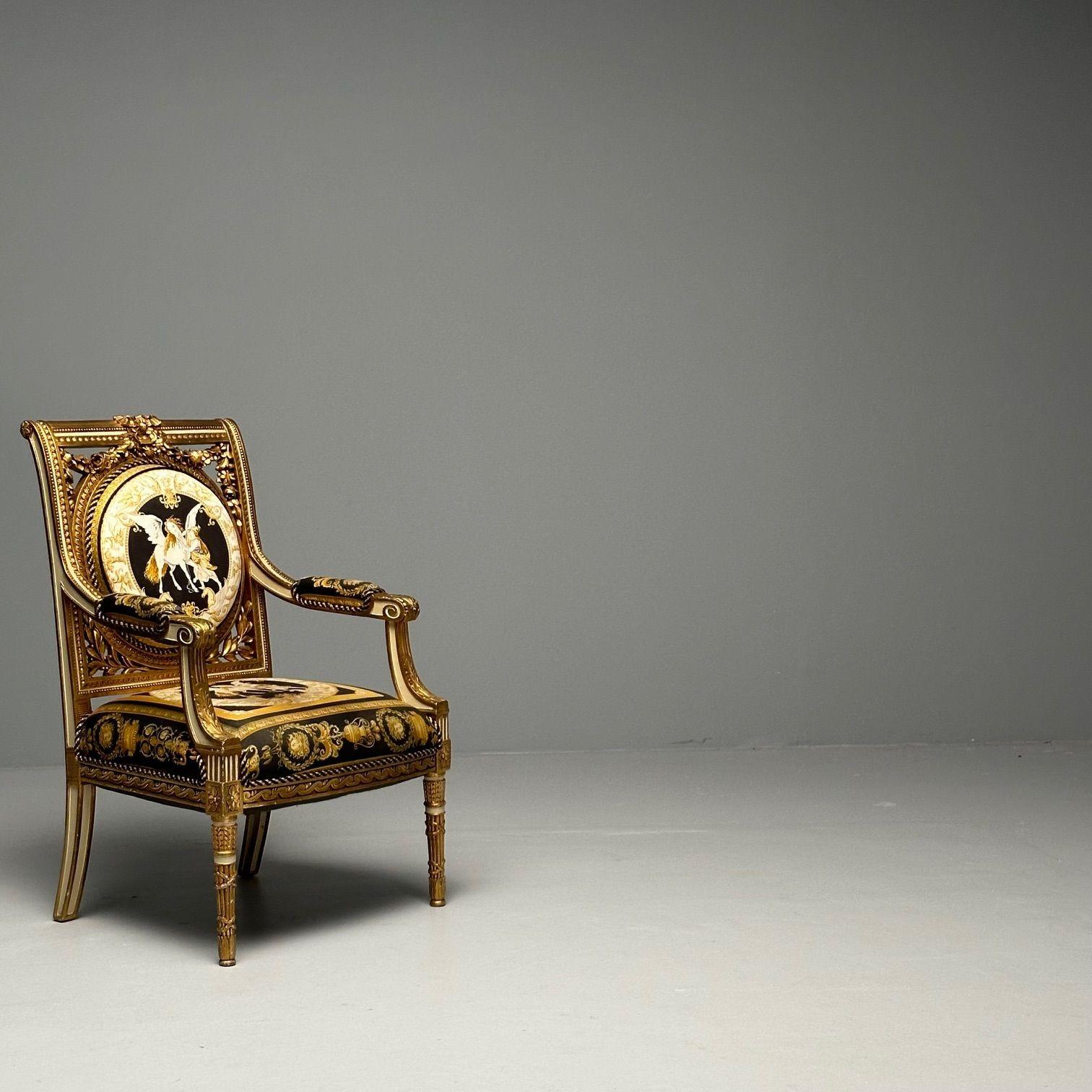 Louis XVI, Französischer Sessel, Versace-Stoff, Giltwood, Frankreich, 1960er Jahre (Louis XVI.) im Angebot