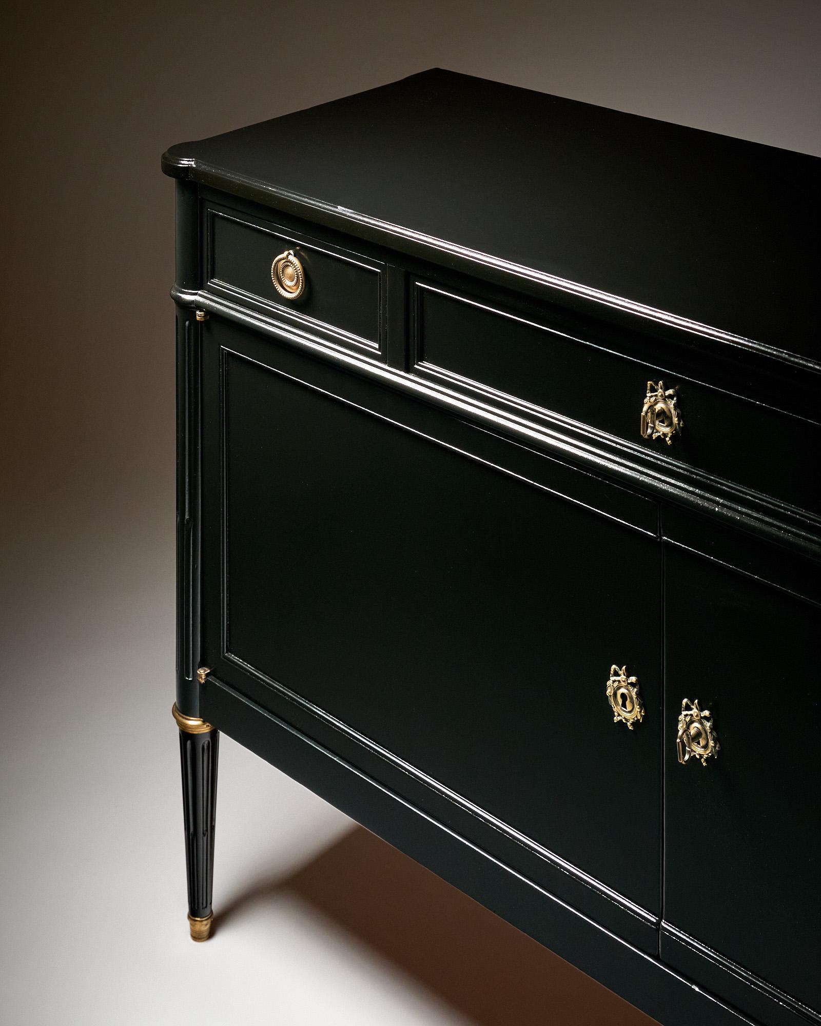 Early 20th Century Louis XVI French Buffet For Sale