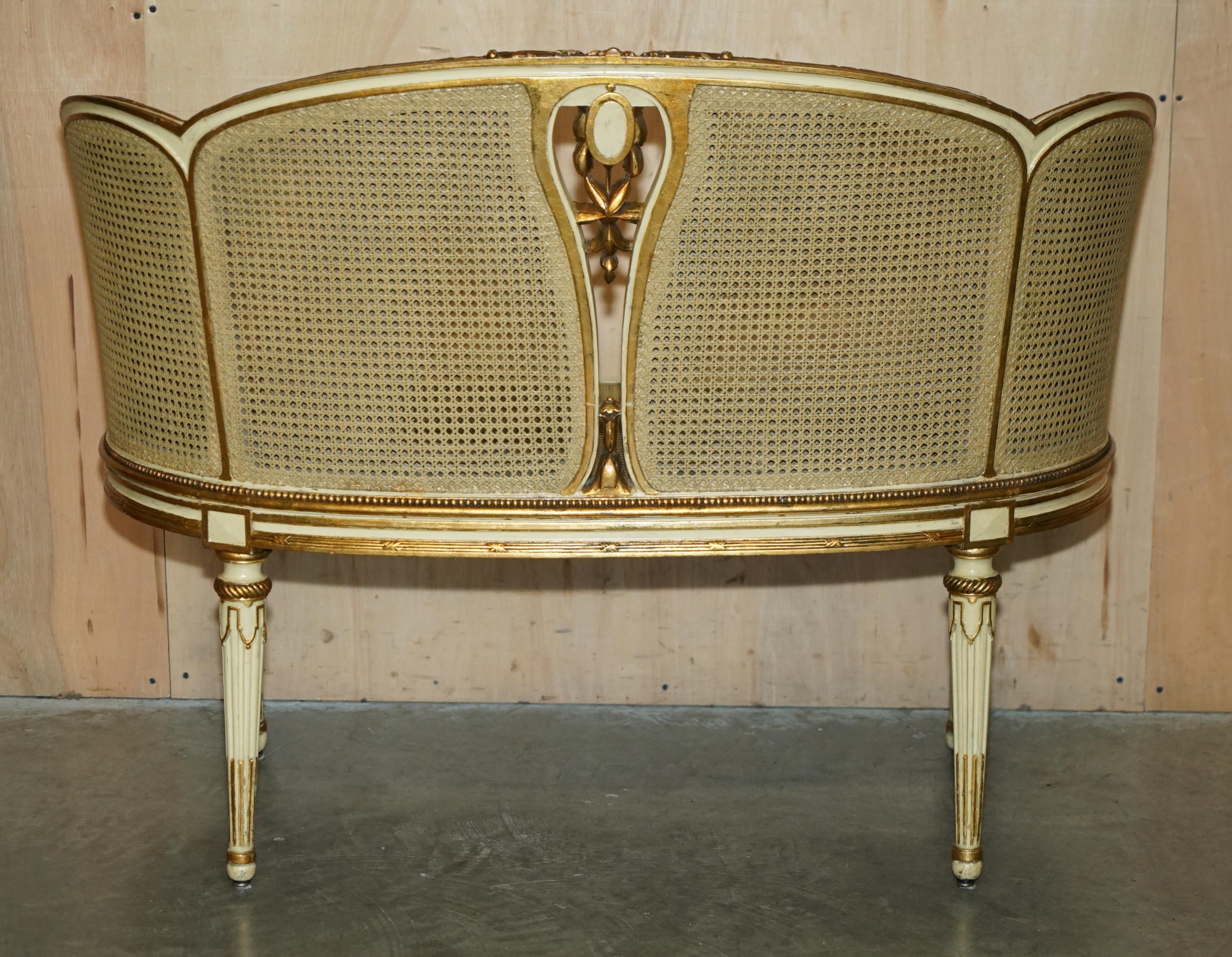 LOUIS XVI FRENCH CARVED GiLTWOOD DOUBLE CANED BERGERE SETTEE SOFA WINDOW SEAT For Sale 9