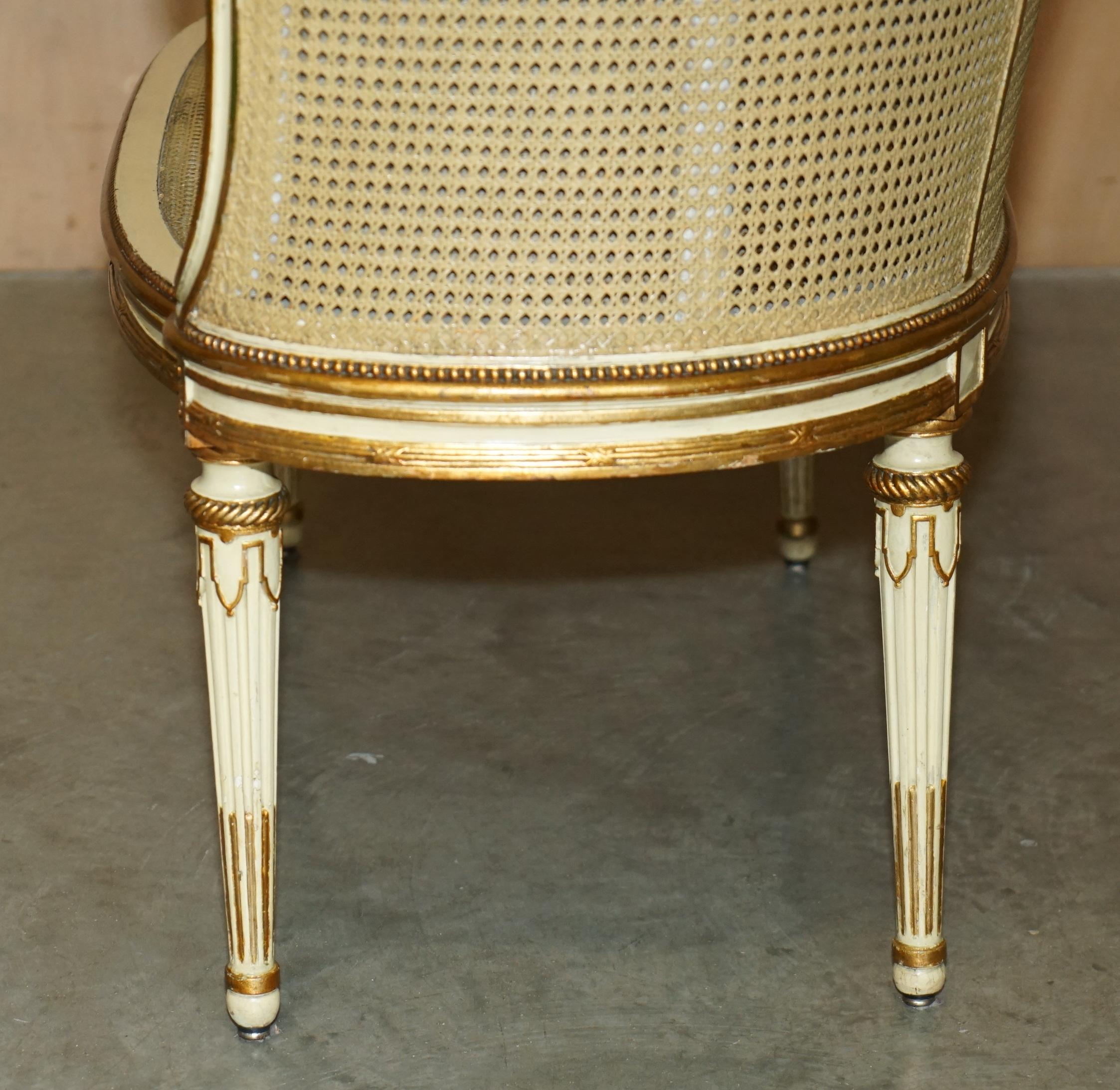 LOUIS XVI FRENCH CARVED GiLTWOOD DOUBLE CANED BERGERE SETTEE SOFA WINDOW SEAT For Sale 11