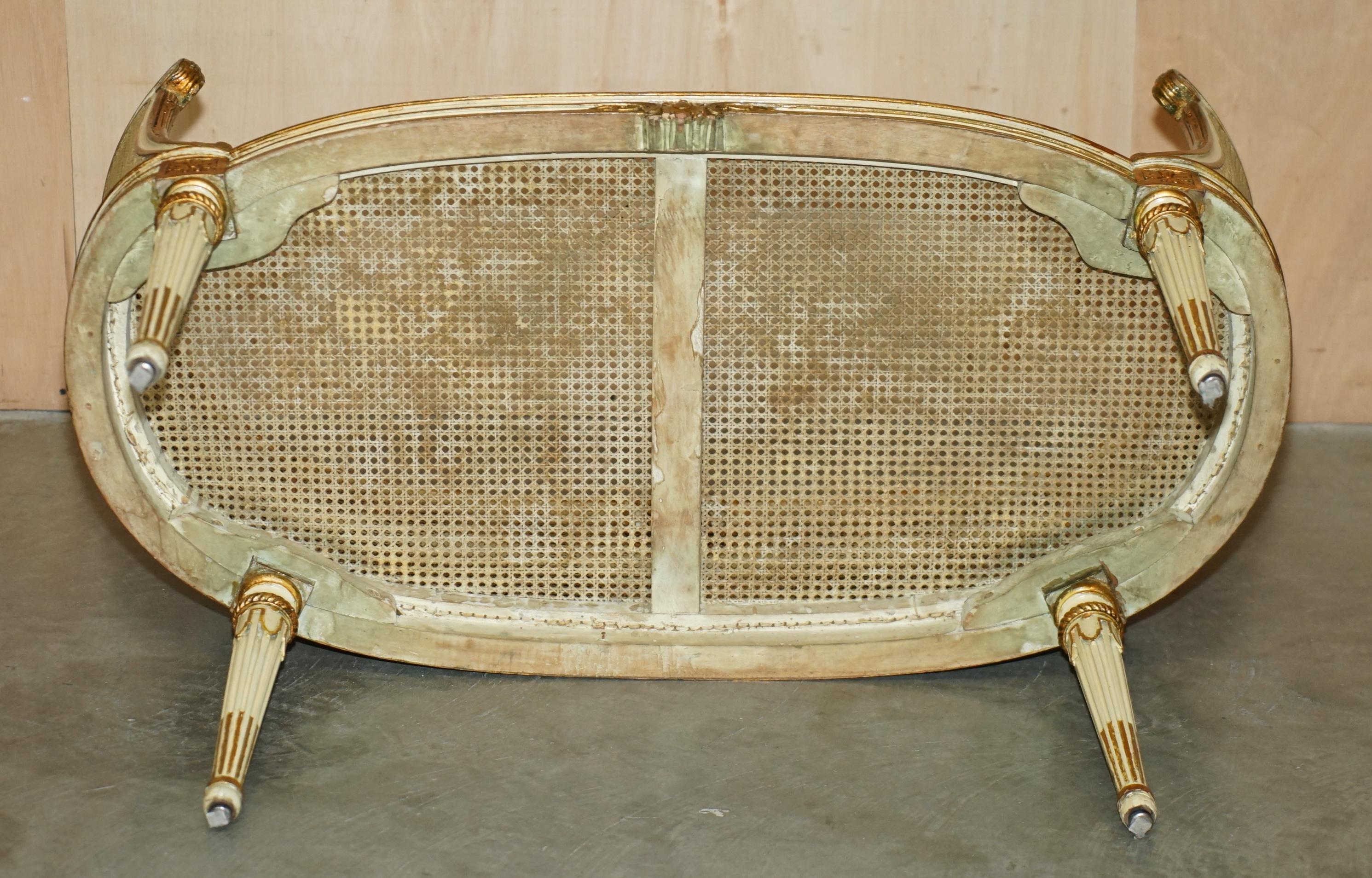 LOUIS XVI FRENCH CARVED GiLTWOOD DOUBLE CANED BERGERE SETTEE SOFA WINDOW SEAT For Sale 12