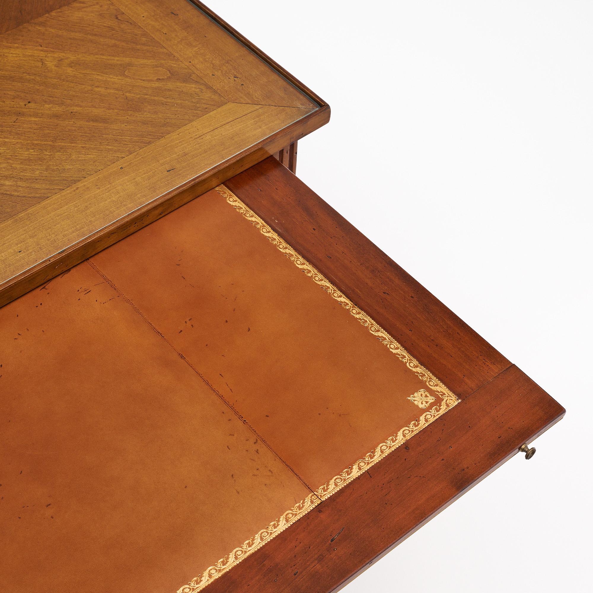 Table basse française Louis XVI Bon état - En vente à Austin, TX
