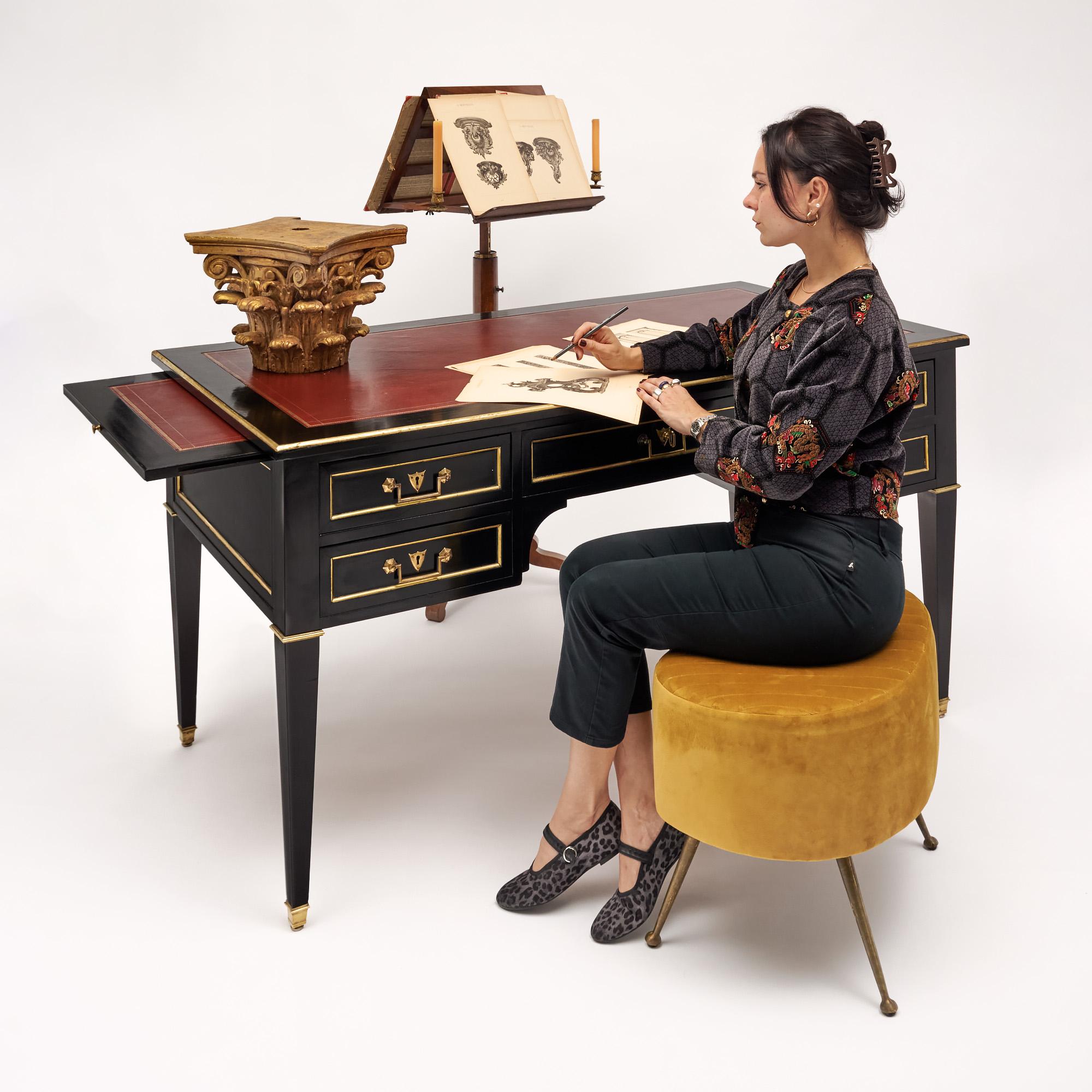 Louis XVI French Desk en vente 2